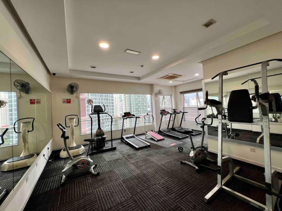 Studio Suite at Casa Mutiara 5 mins walk to LRT, Jalan Alor and Bukit Bintang
