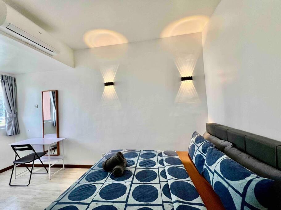 Studio Suite at Casa Mutiara 5 mins walk to LRT, Jalan Alor and Bukit Bintang