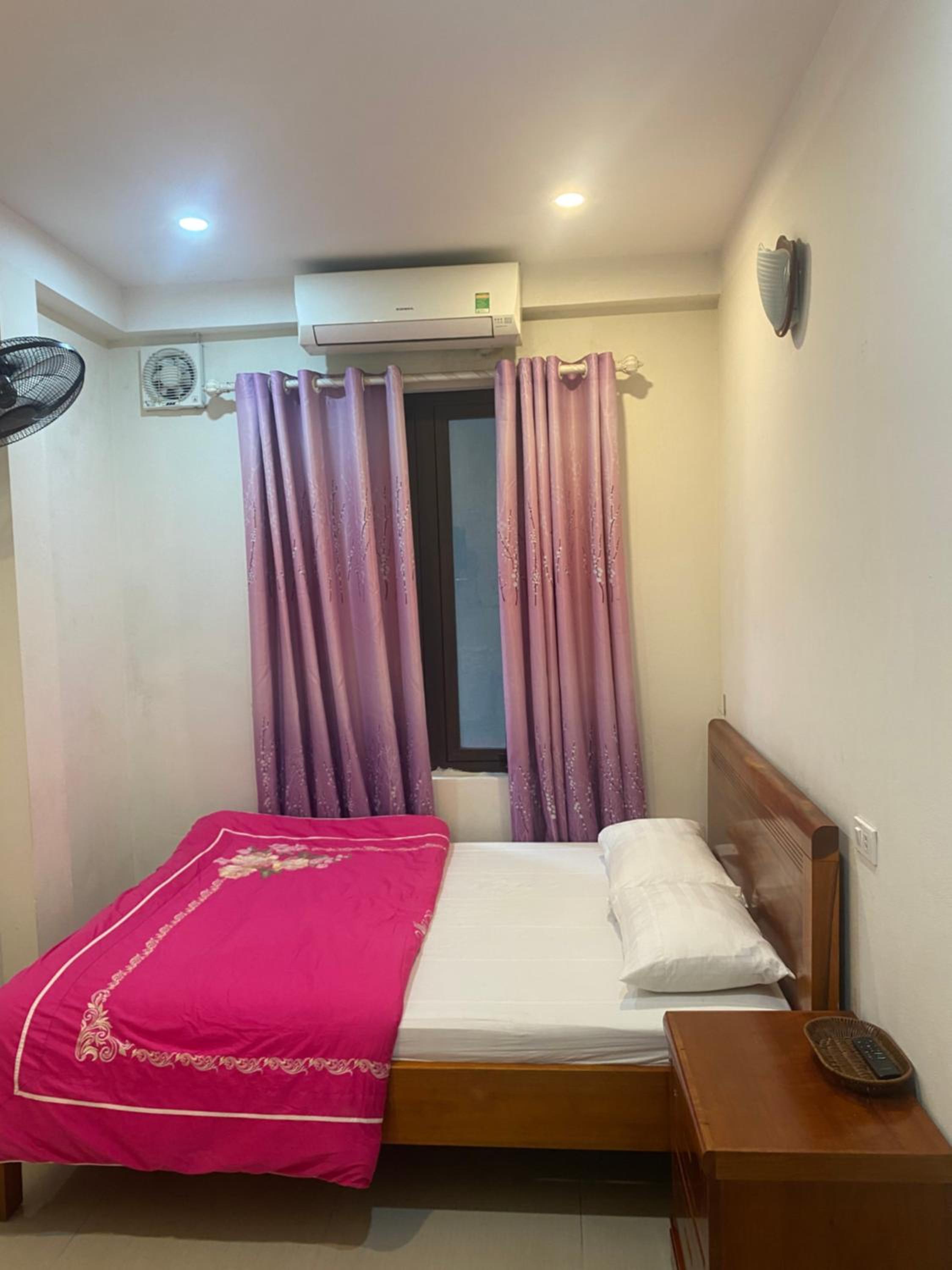 Nam Cường Motel - Phòng đơn có cửa sổ thoáng mát khép kín - Thang máy
