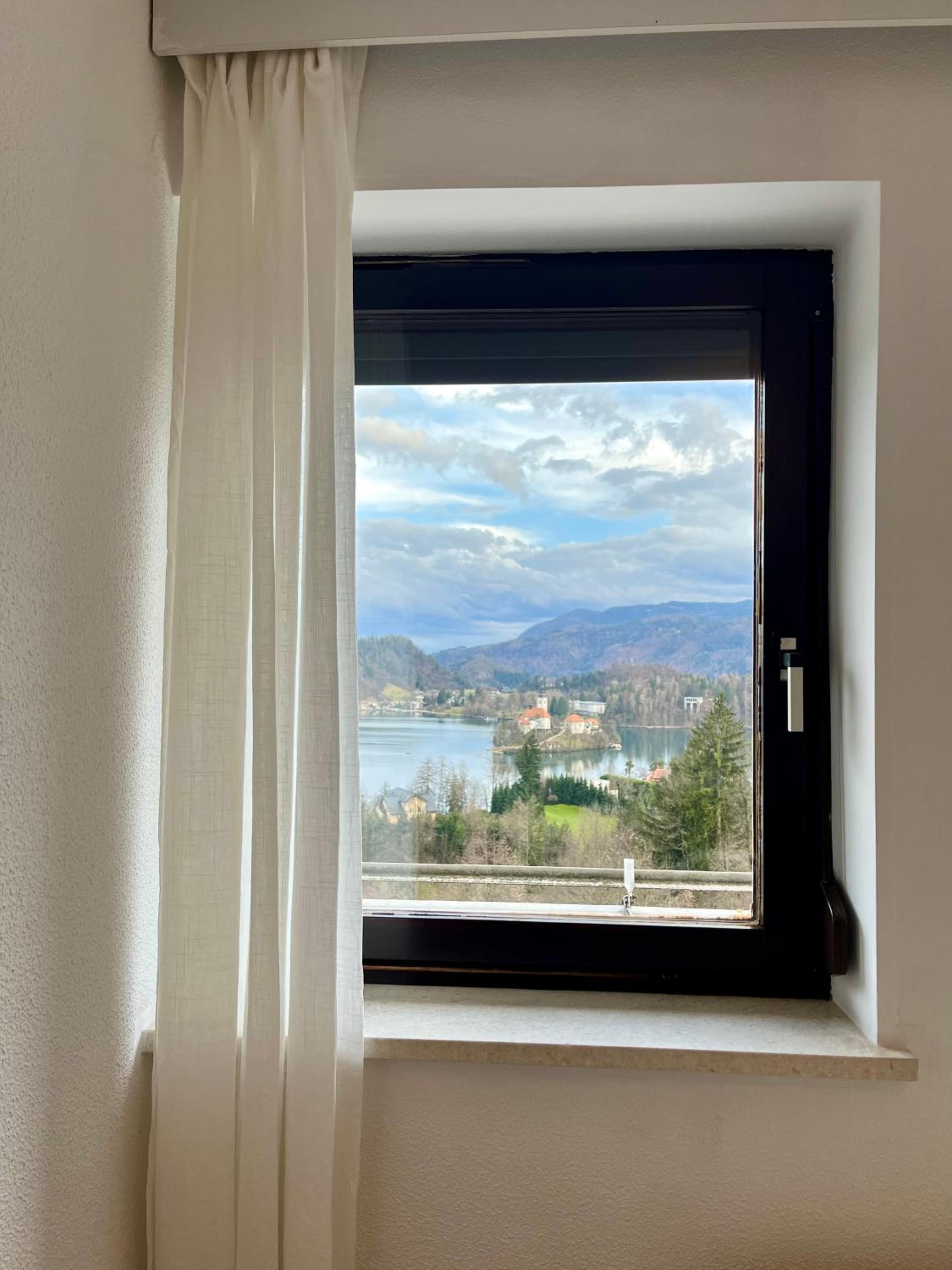Lakeview Guesthouse & Chalet Bled view 3