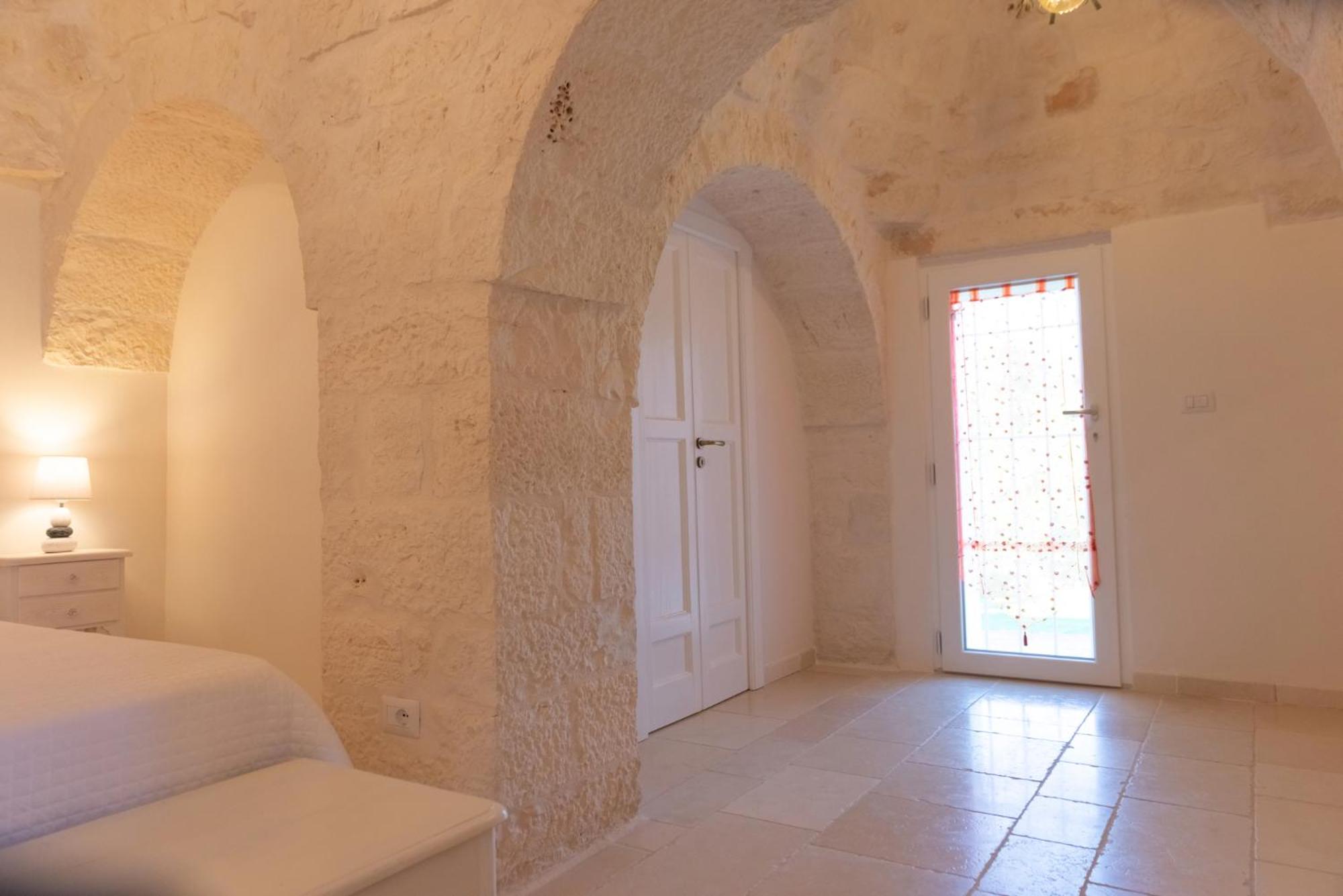 Masseria Carperi in the heart of Valle d'Itria