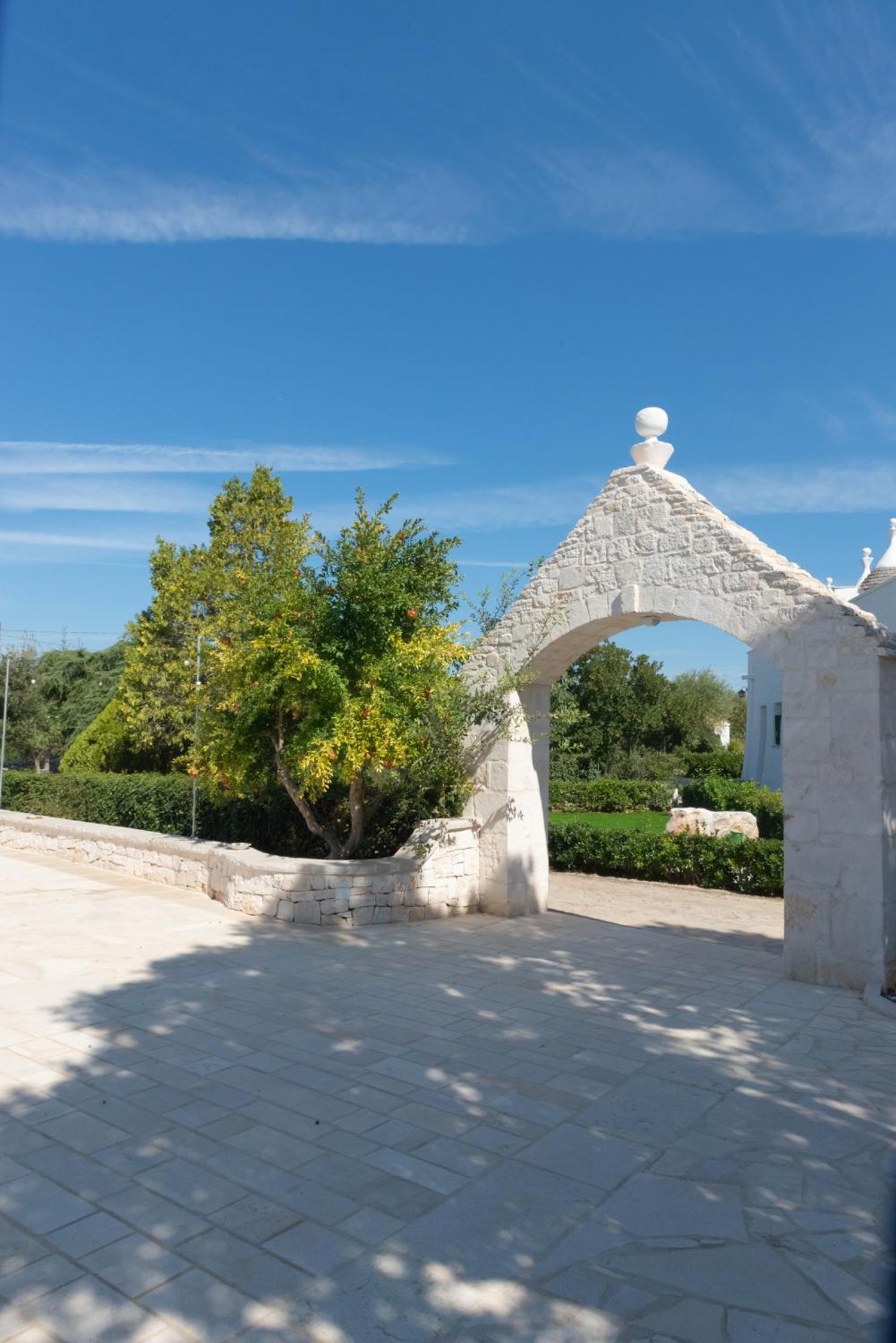 Masseria Carperi in the heart of Valle d'Itria