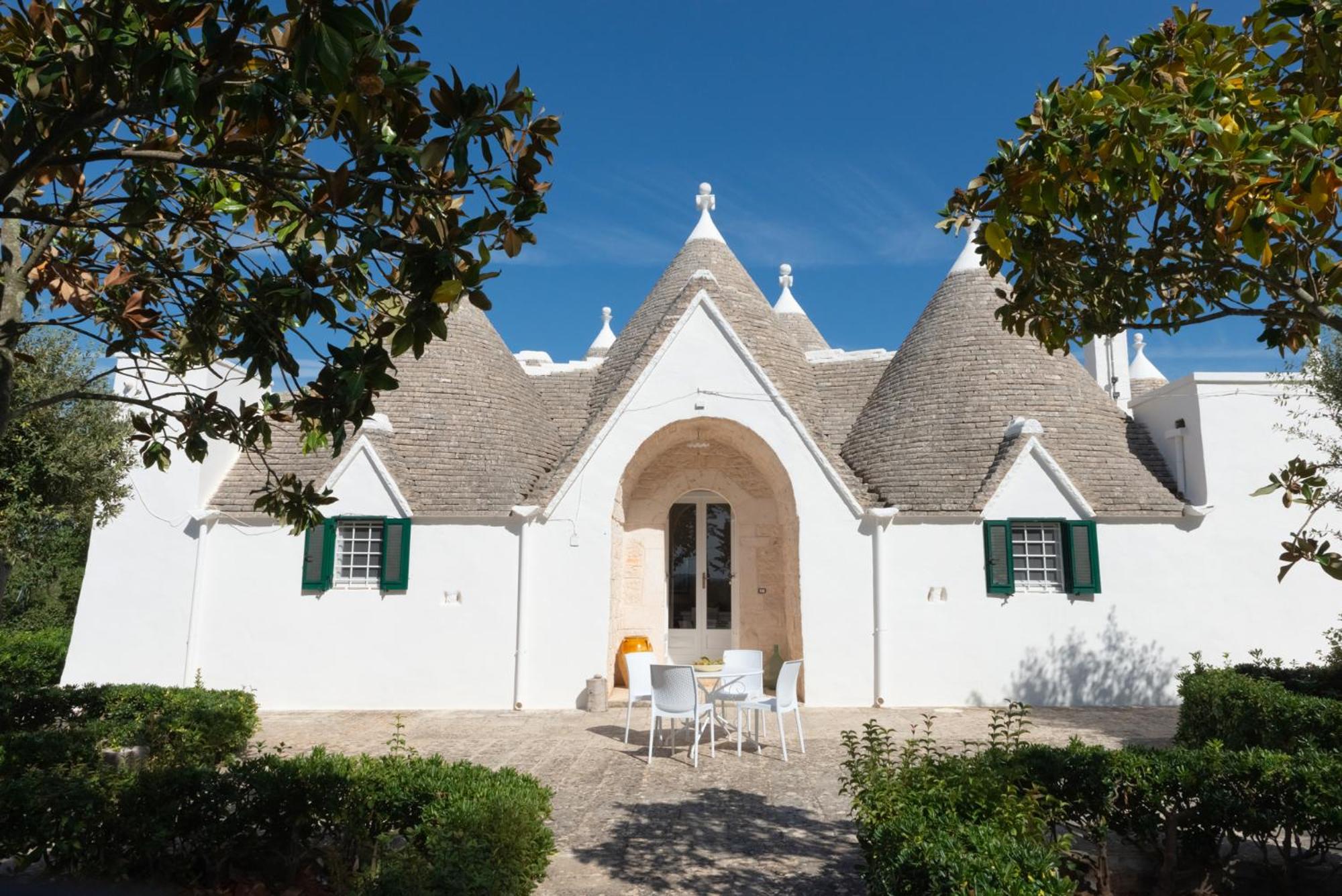 Masseria Carperi in the heart of Valle d'Itria