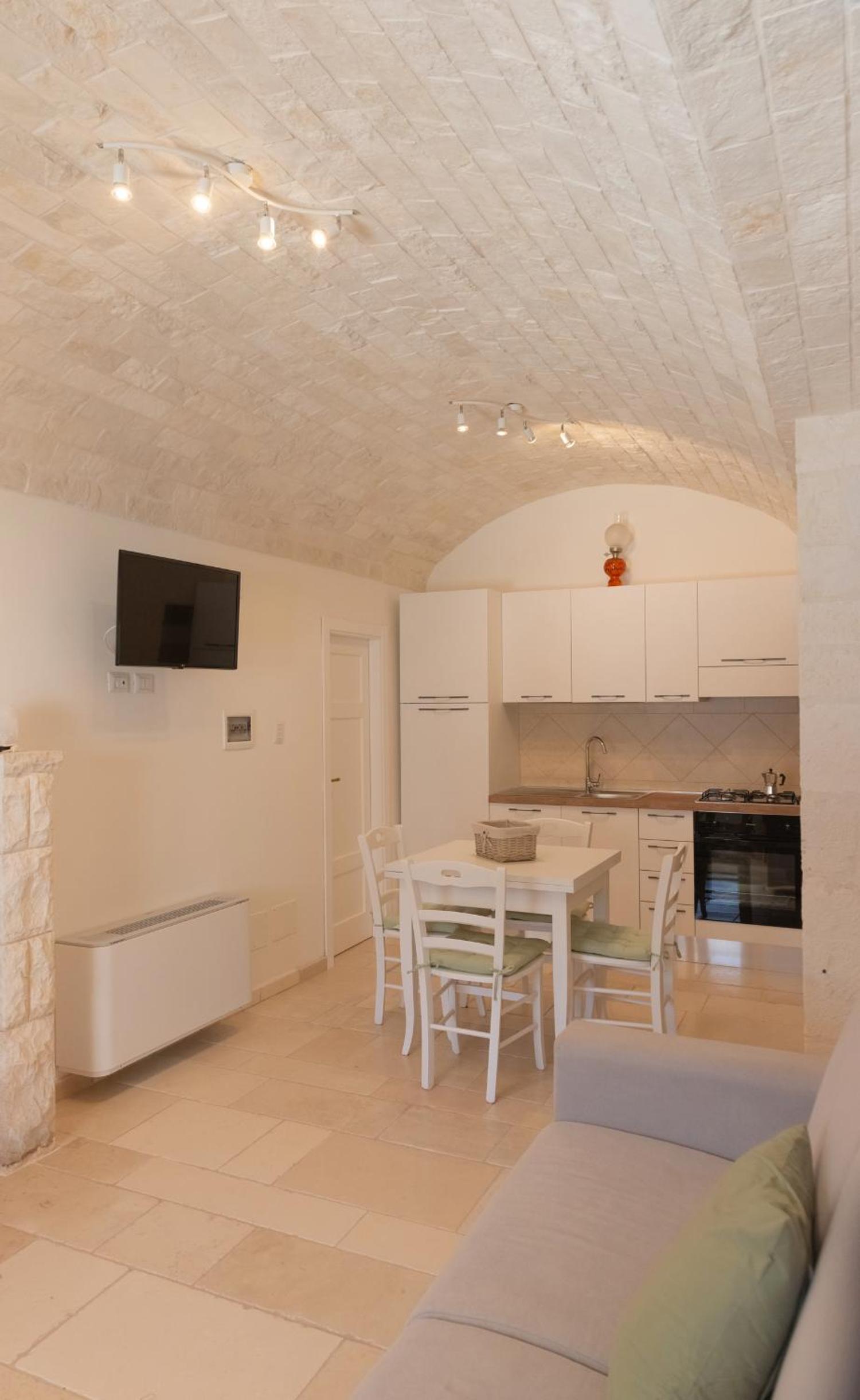 Masseria Carperi in the heart of Valle d'Itria