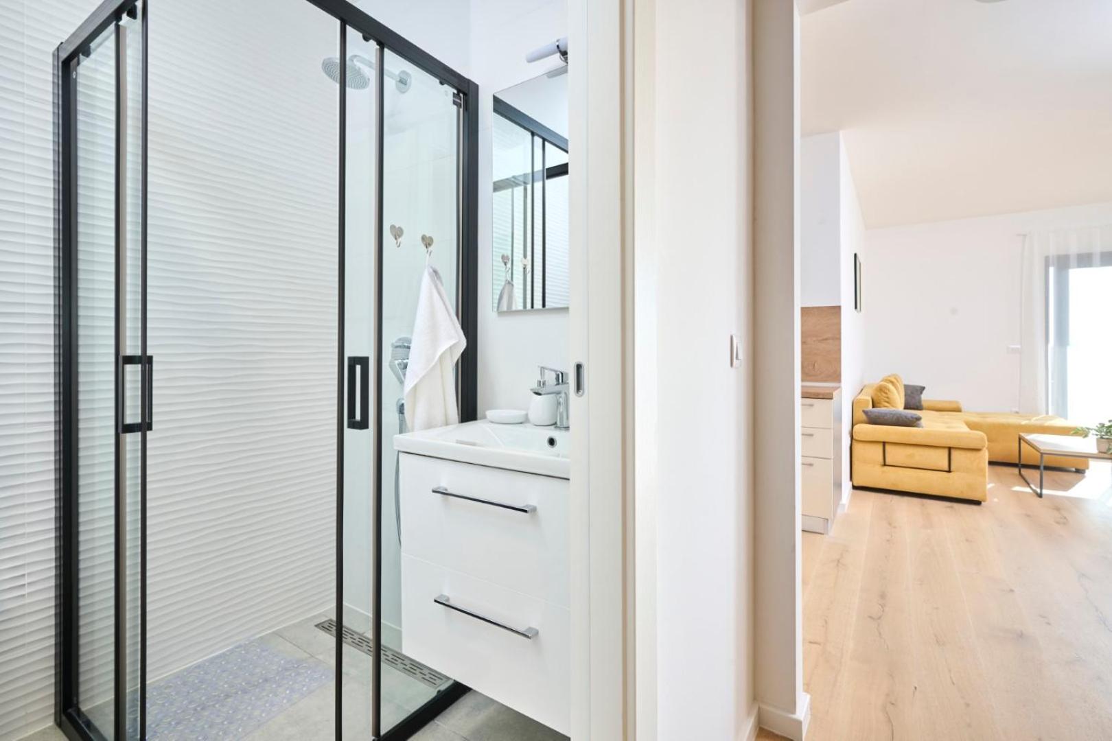 Apartment Tamar by Rent Istria