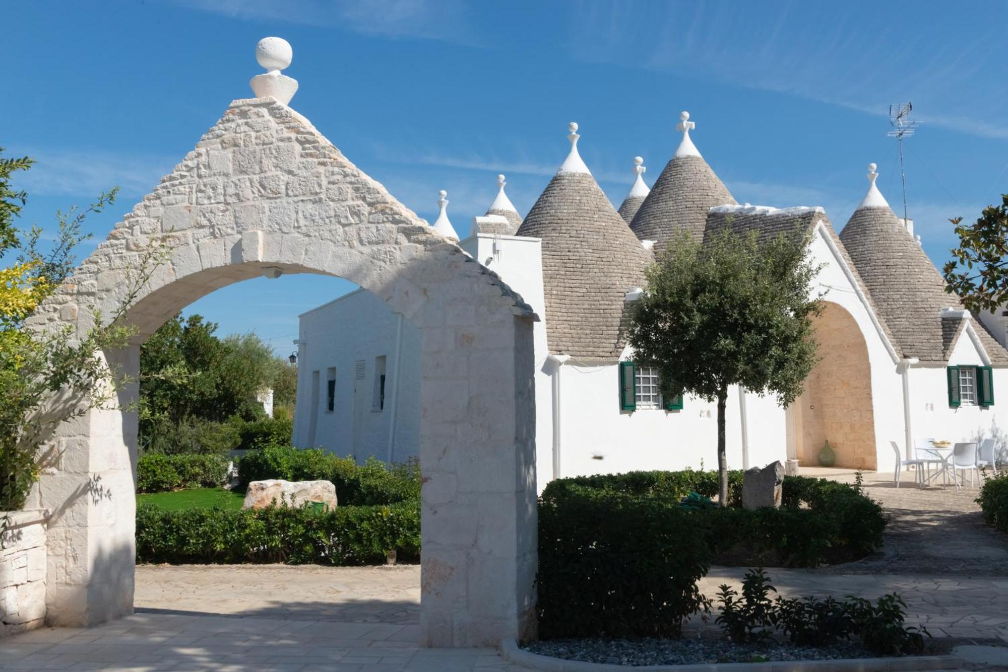Masseria Carperi in the heart of Valle d'Itria