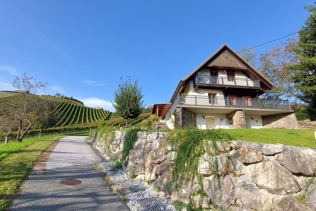 Naturjuwel inmitten der Weinberge