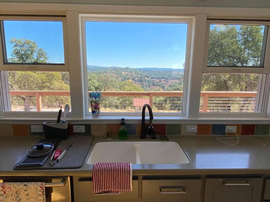The Fiddletown Vineyard Retreat