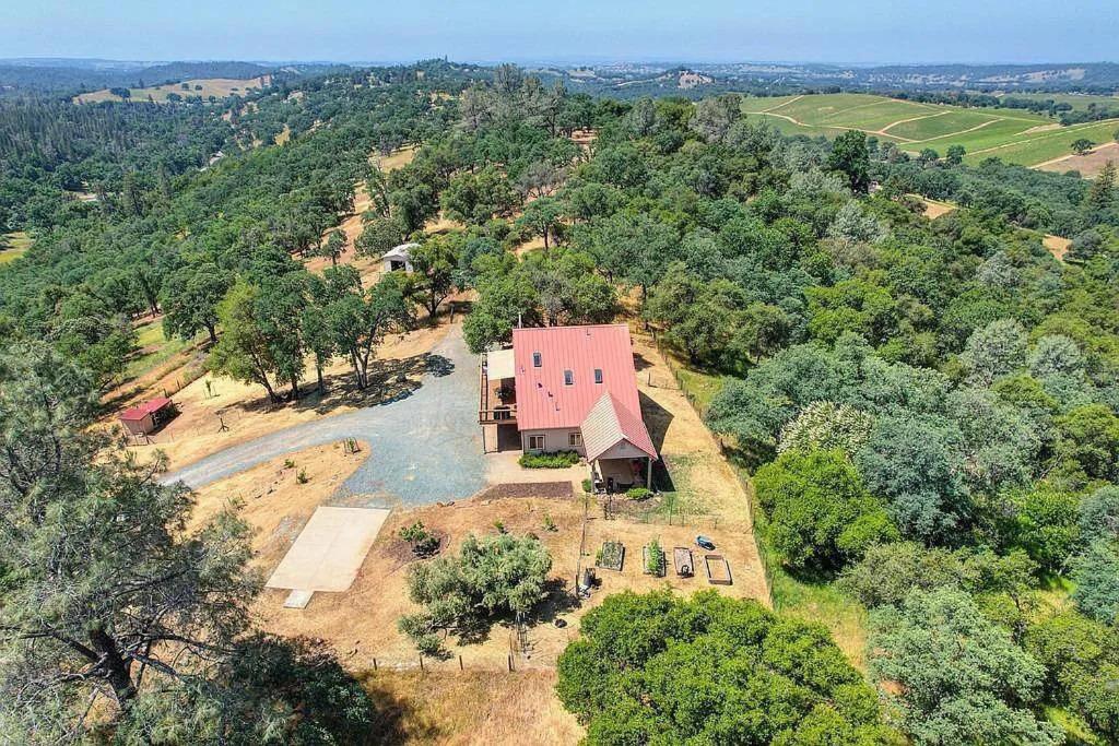 The Fiddletown Vineyard Retreat