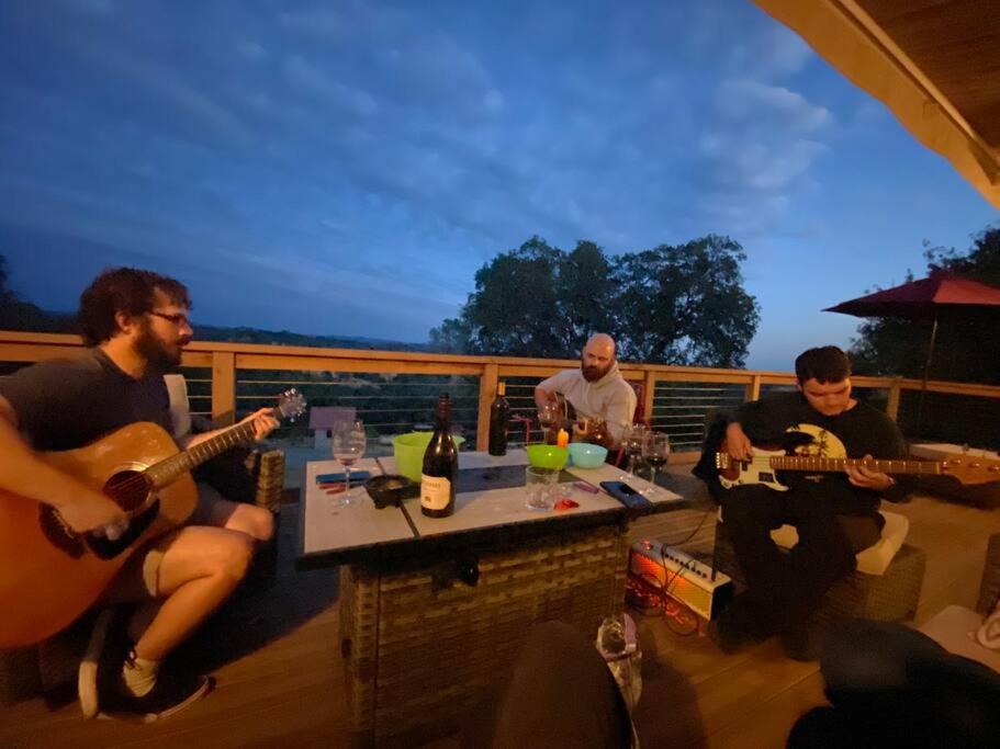 The Fiddletown Vineyard Retreat