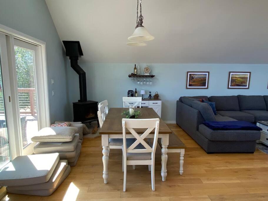 The Fiddletown Vineyard Retreat
