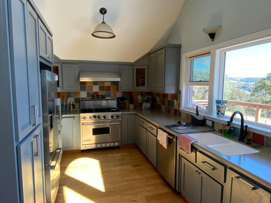 The Fiddletown Vineyard Retreat
