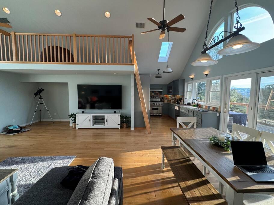 The Fiddletown Vineyard Retreat