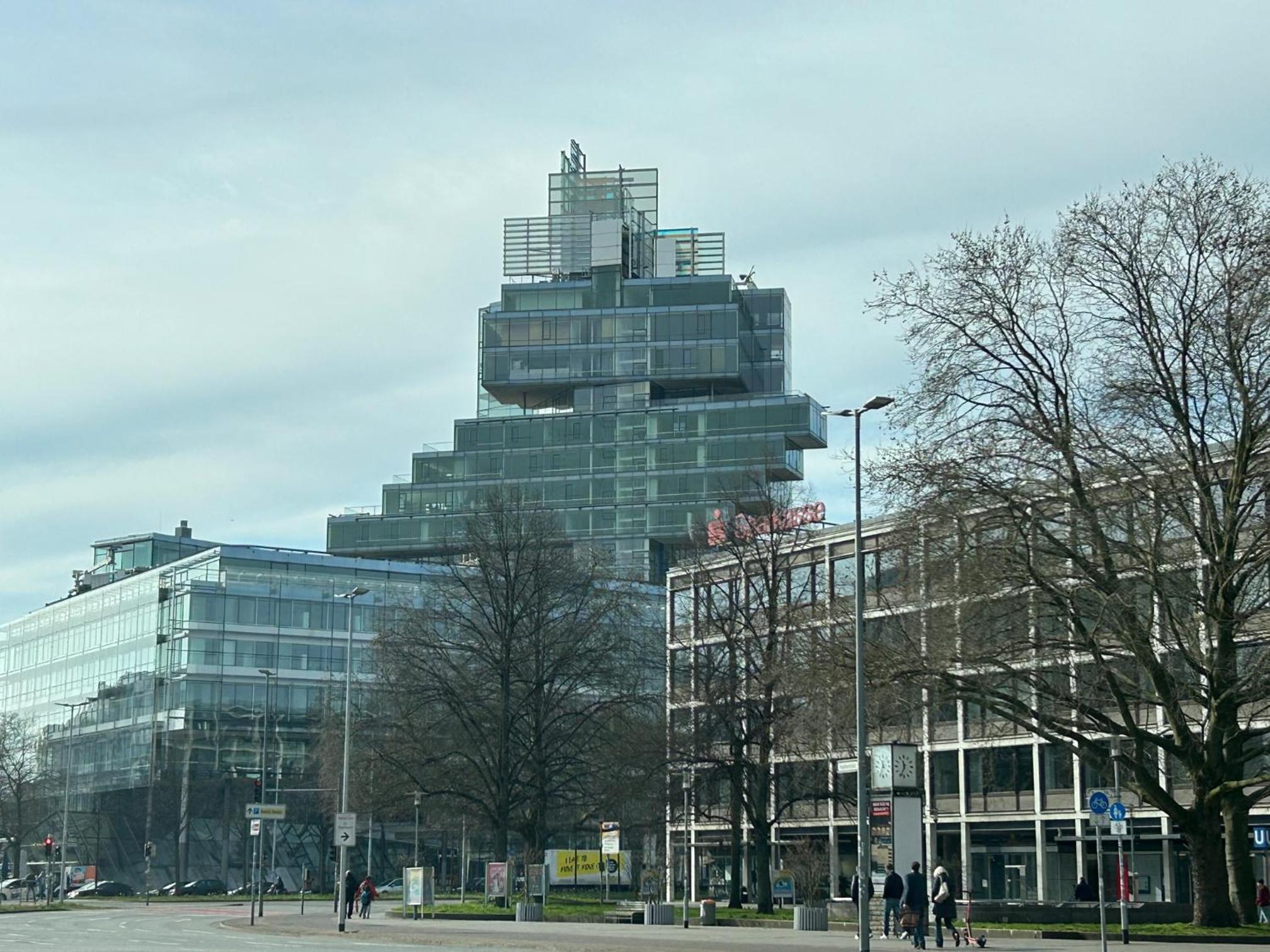 HÖL-Moderne Wohnung in zentraler Lage, Schallschutzfenster, EBK