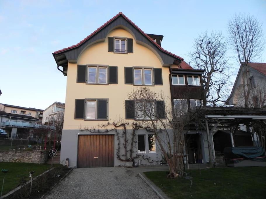 Renovierte 4,5-Zi-Wohnung mit Parkplatz in ruhiger Lage - 90m2