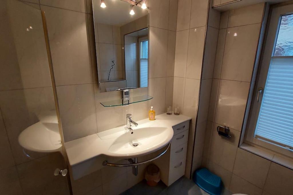 Renovierte 4,5-Zi-Wohnung mit Parkplatz in ruhiger Lage - 90m2