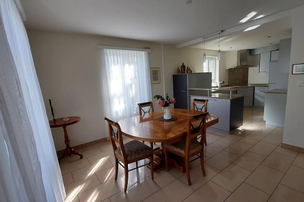 Renovierte 4,5-Zi-Wohnung mit Parkplatz in ruhiger Lage - 90m2