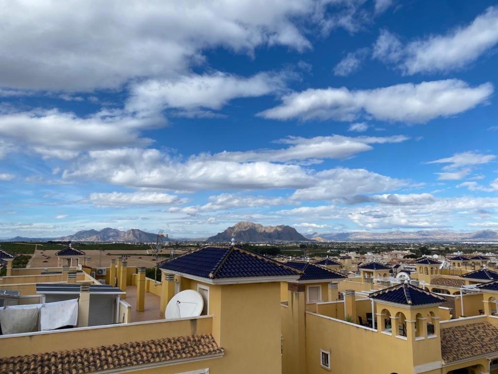 Casa Amarela Guesthouse, Algorfa