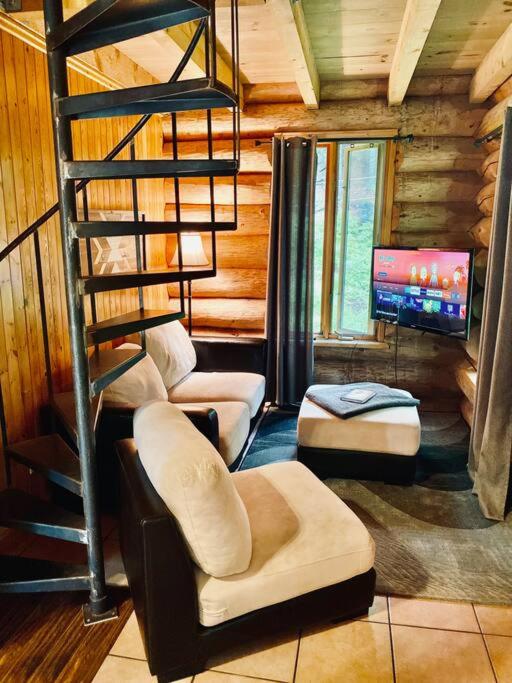 Chalets Terre De l’Orme with Spa tucked away in nature