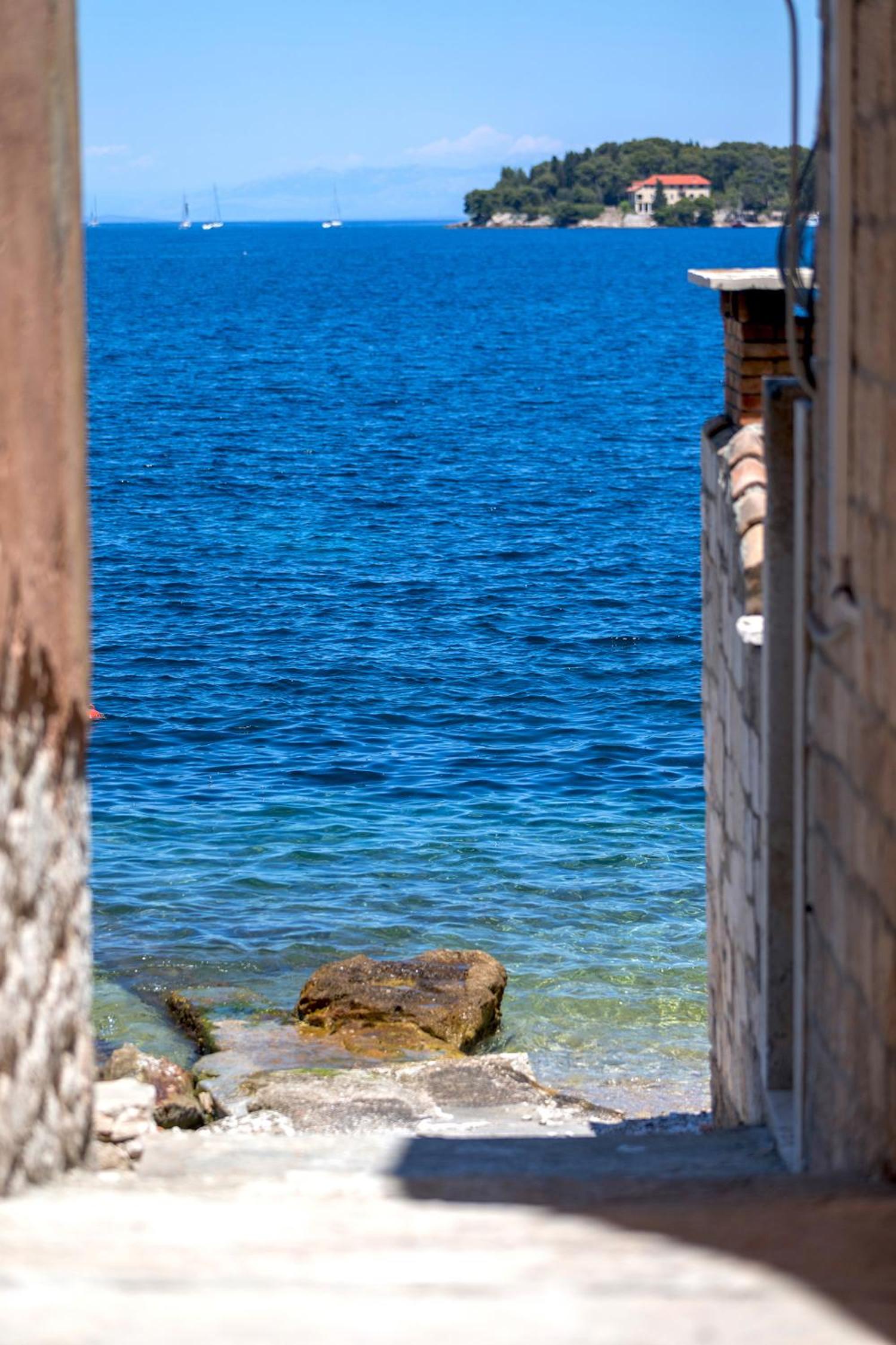 Villa Franca - with private garden, near beach view 2