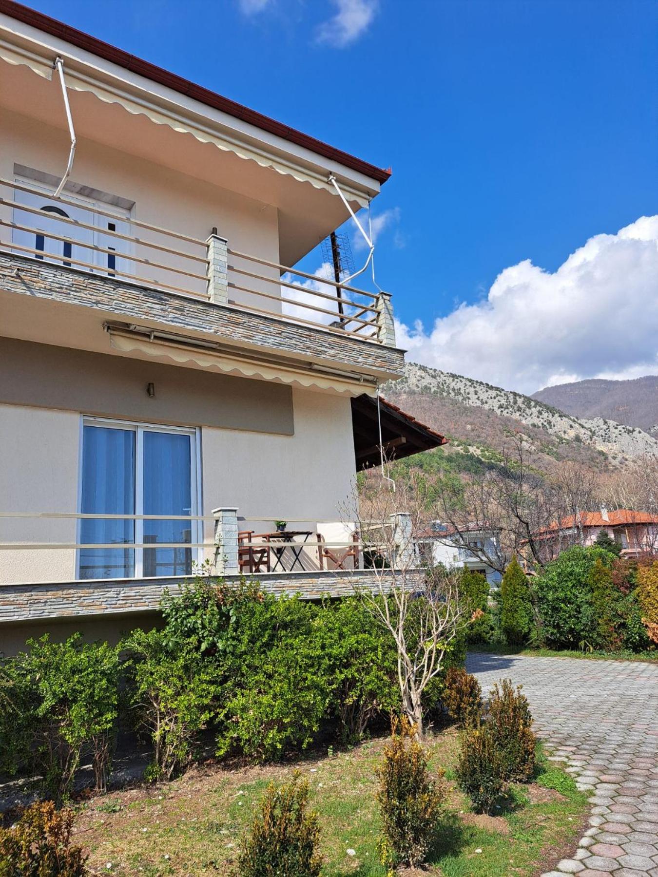 Pnoe Apartments