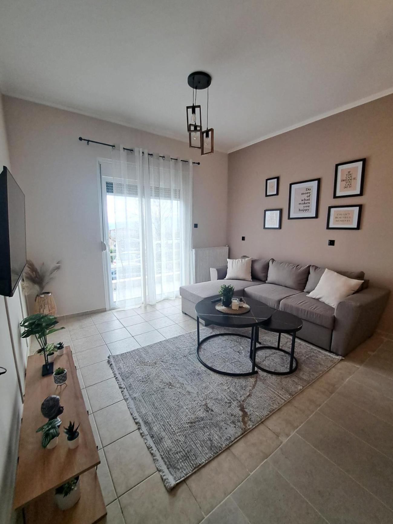 Pnoe Apartments