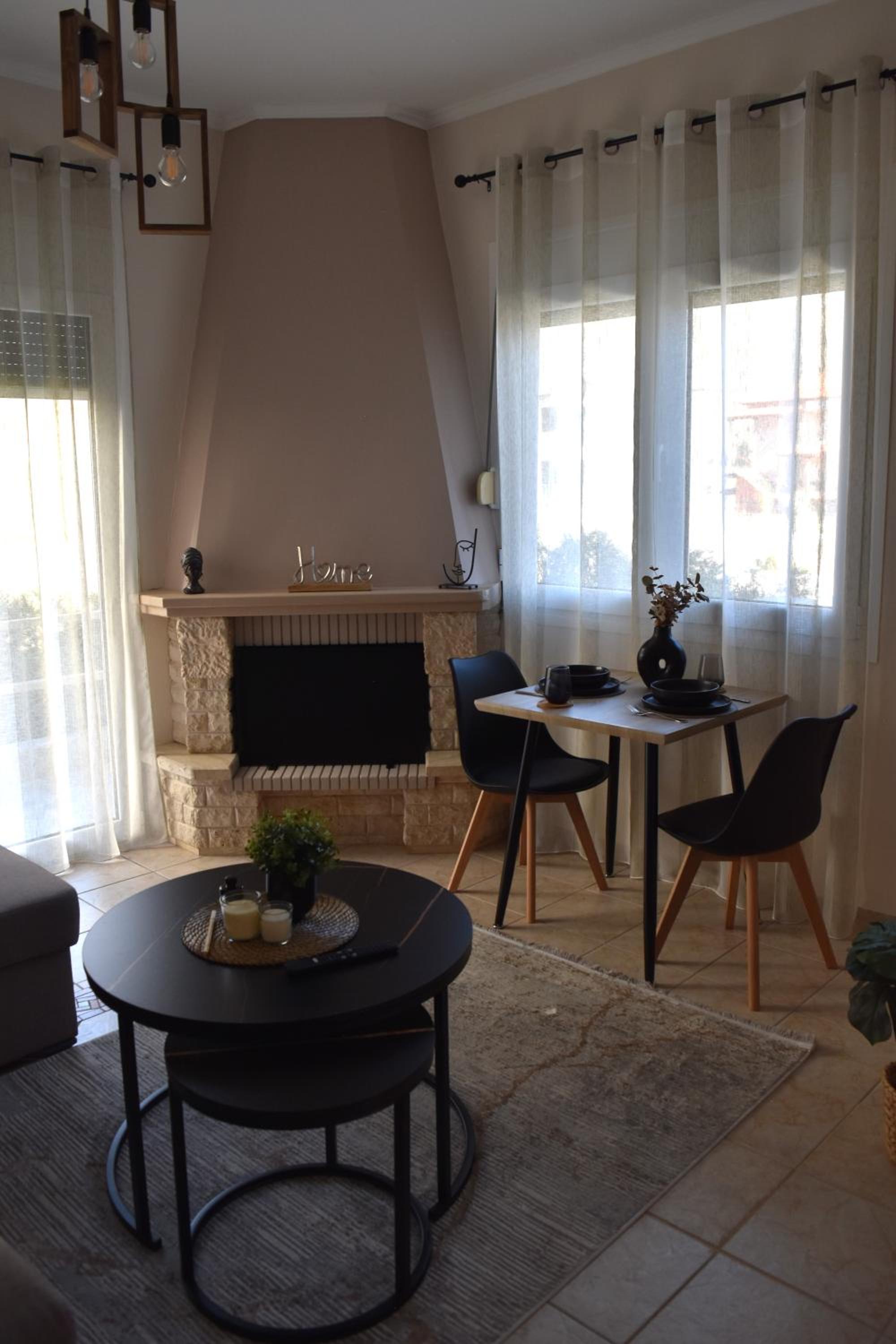 Pnoe Apartments
