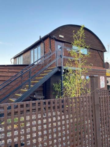 Holly's Lodge