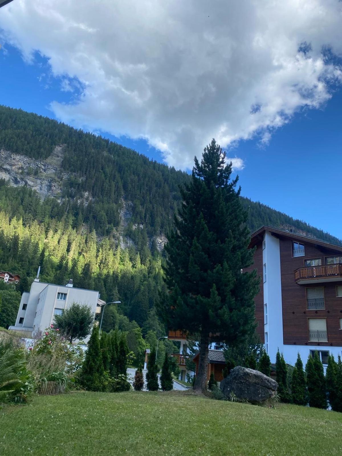 Studio magnifique avec terrasse spacieuse Loèche-les-Bains Vacances