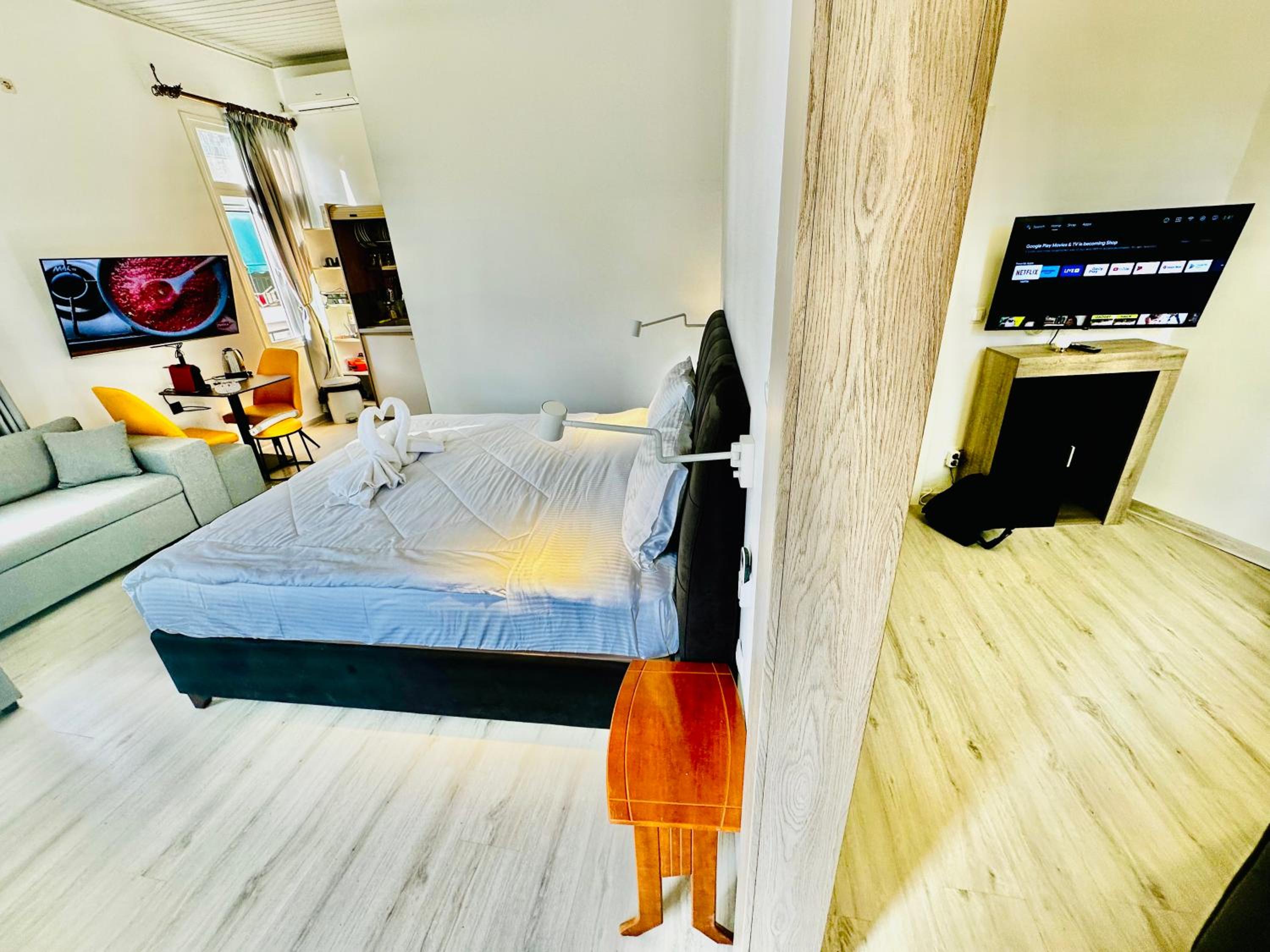 TRAVELLERS CORFU TOWN Luxury Suites, Studios & Apartments