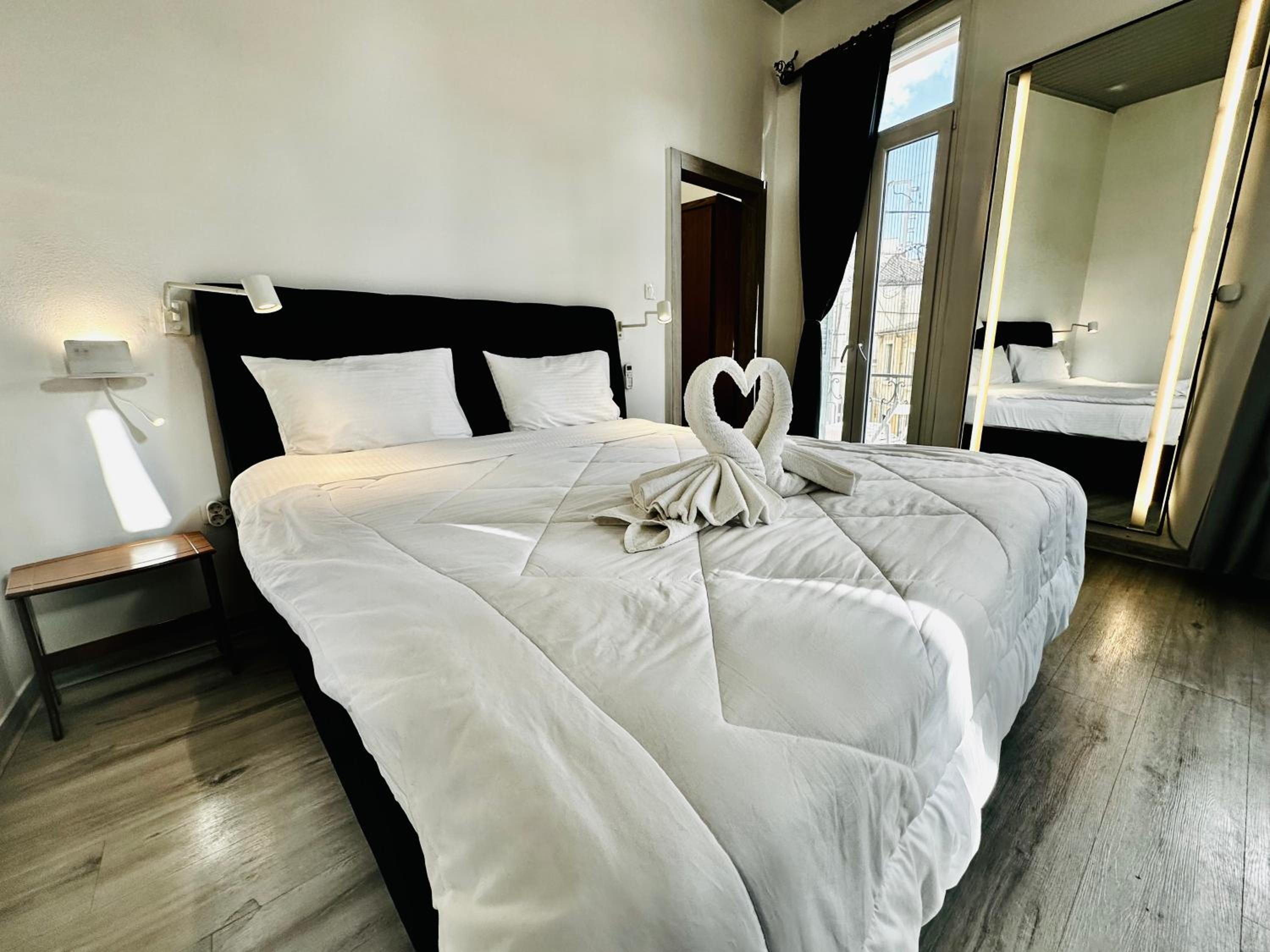 TRAVELLERS CORFU TOWN Luxury Suites, Studios & Apartments