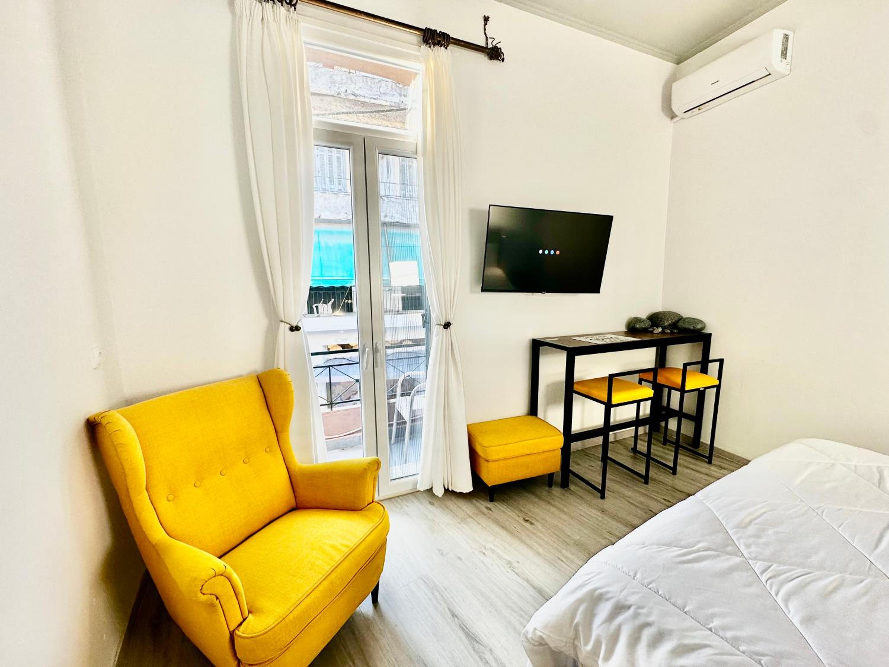 TRAVELLERS CORFU TOWN Luxury Suites, Studios & Apartments