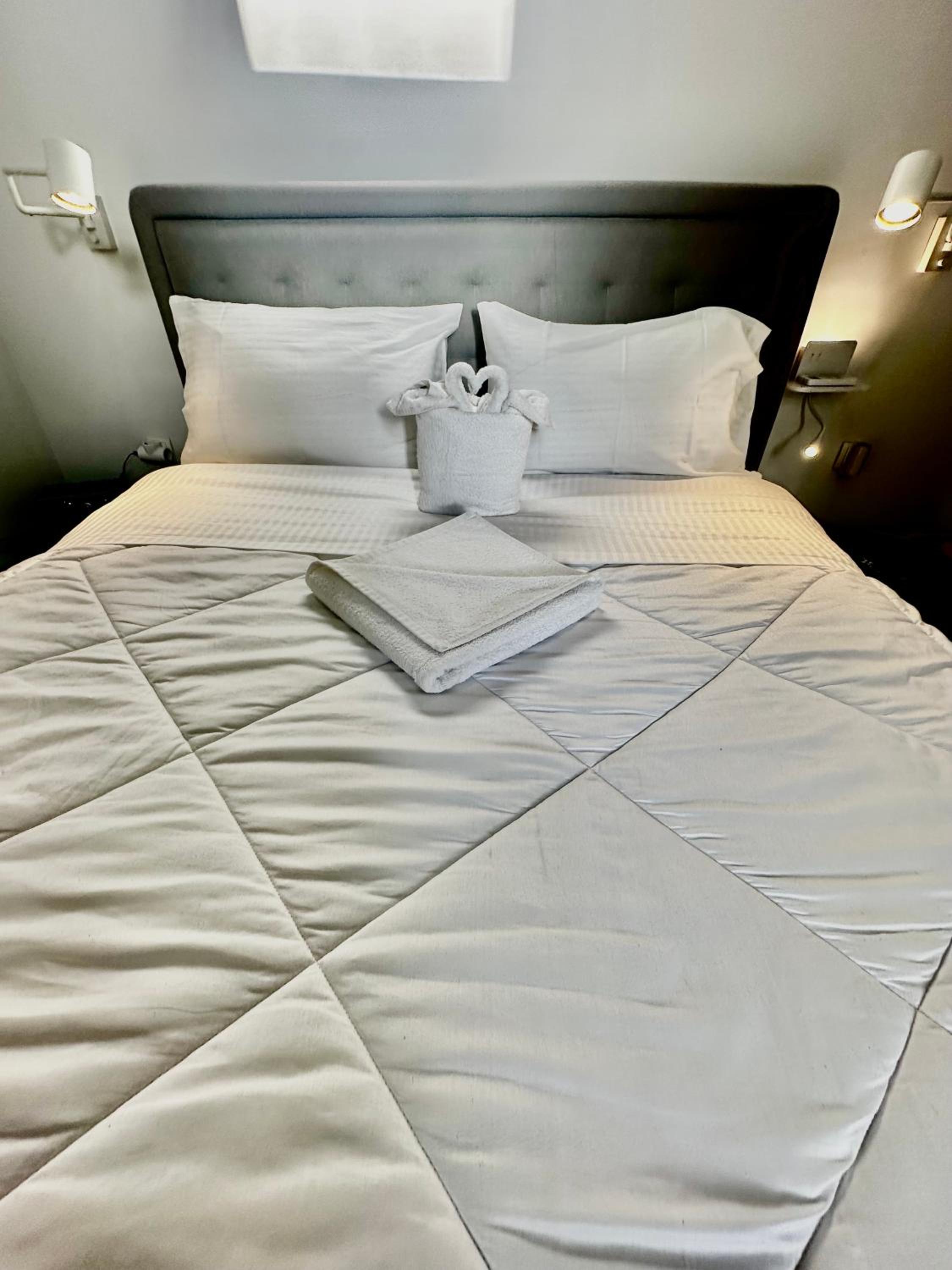TRAVELLERS CORFU TOWN Luxury Suites, Studios & Apartments