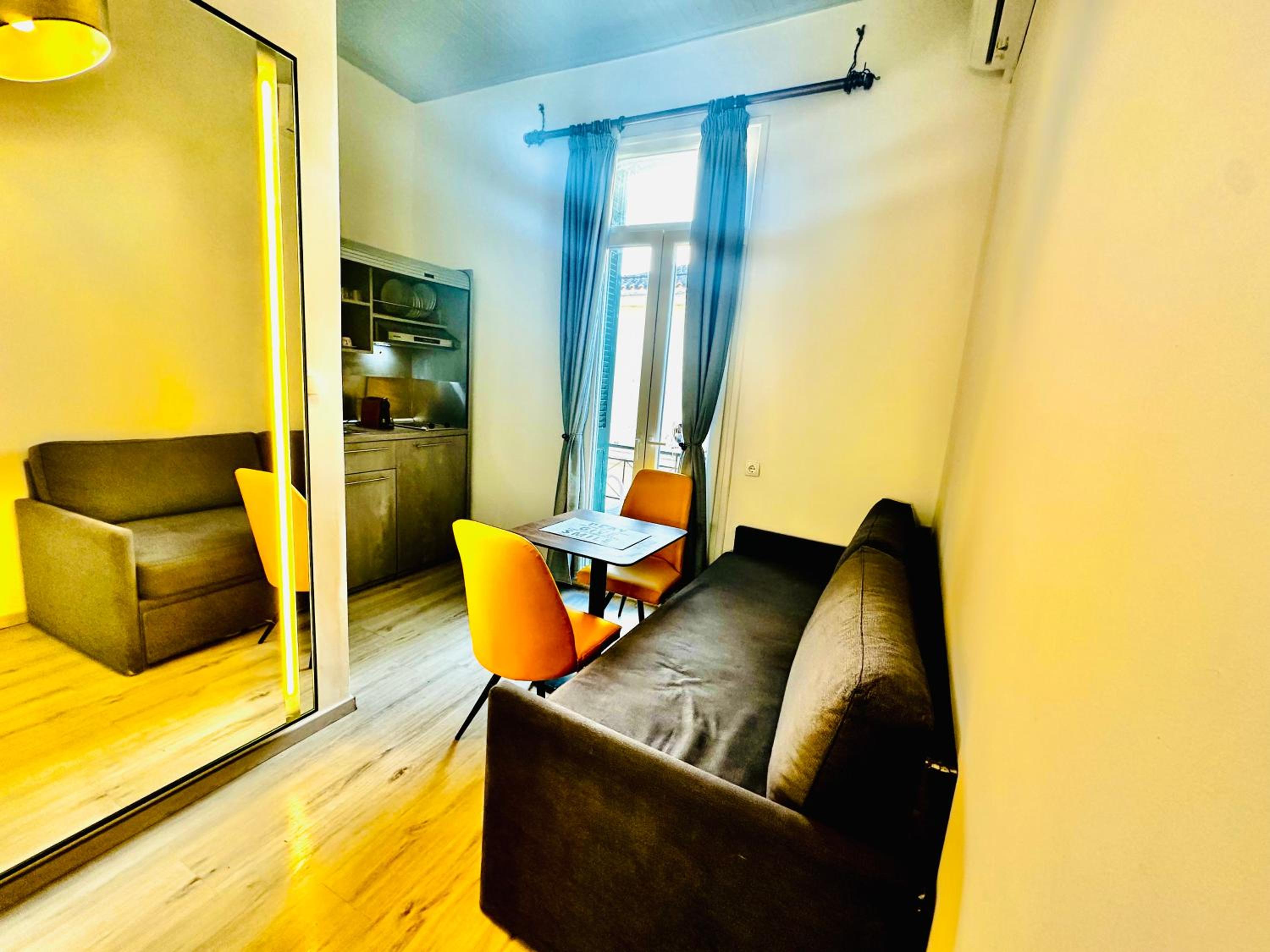 TRAVELLERS CORFU TOWN Luxury Suites, Studios & Apartments