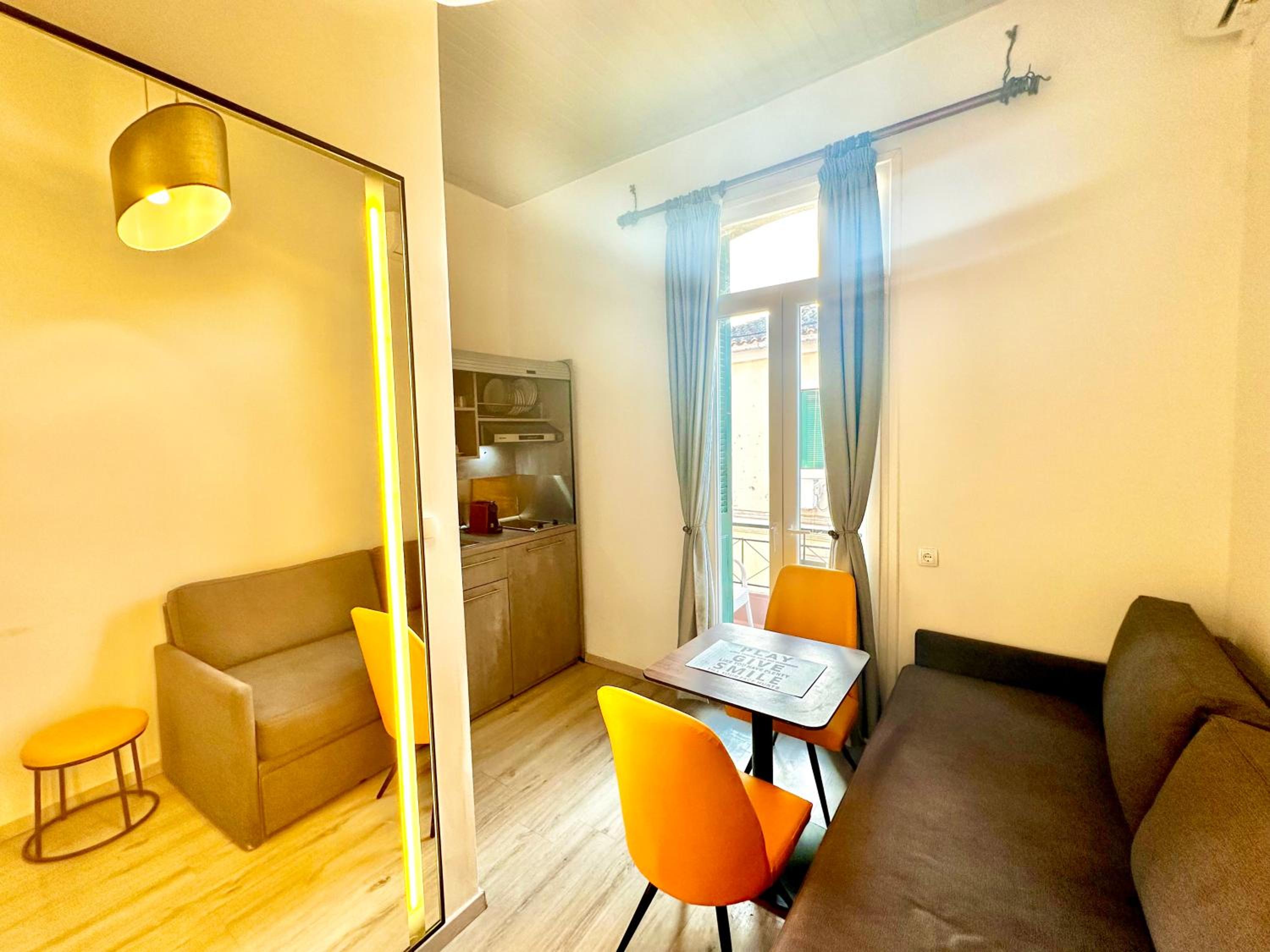 TRAVELLERS CORFU TOWN Luxury Suites, Studios & Apartments
