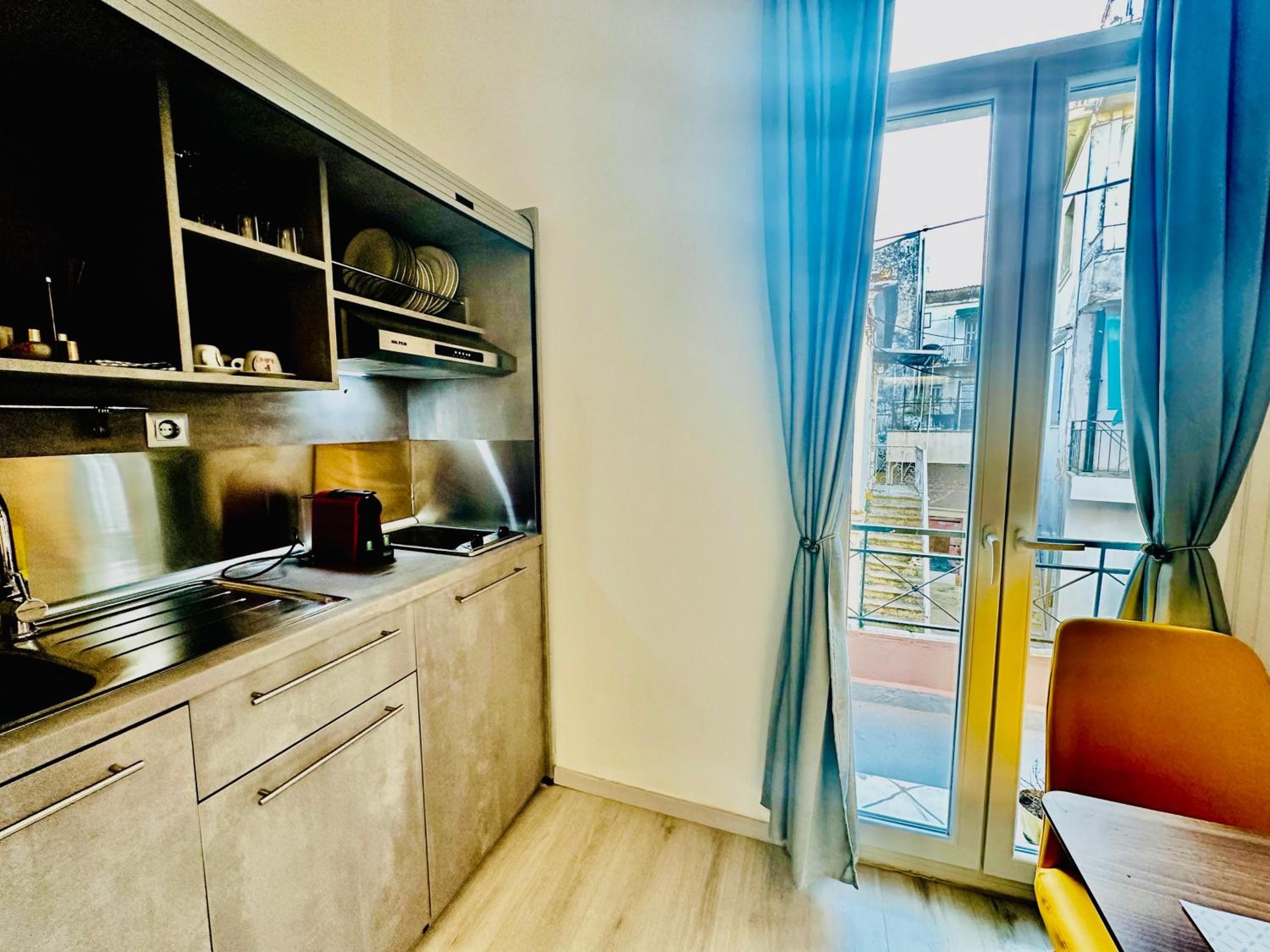 TRAVELLERS CORFU TOWN Luxury Suites, Studios & Apartments