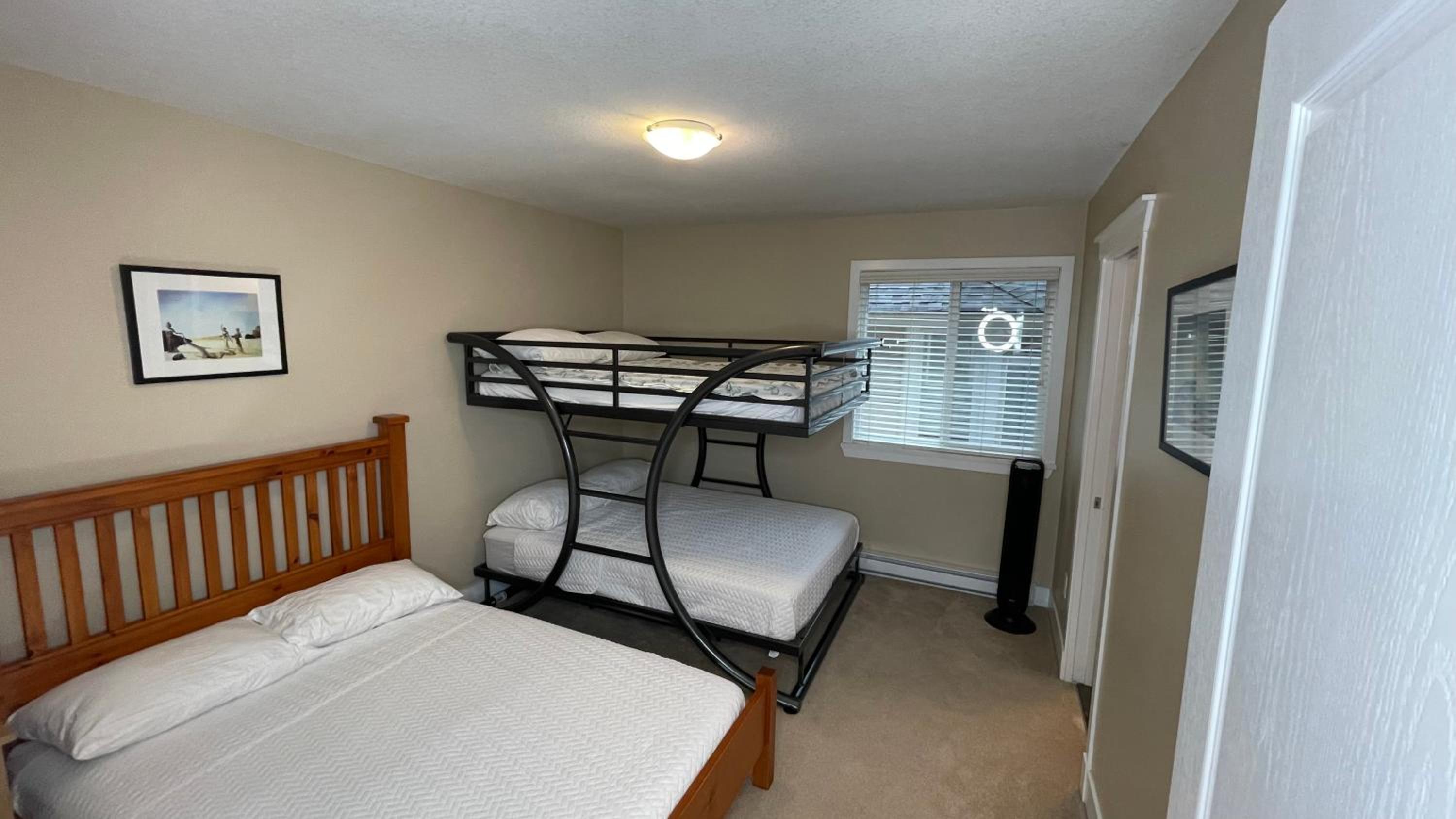 Metropolitan Dream Stay with Saltwater Pool and Hot Tub