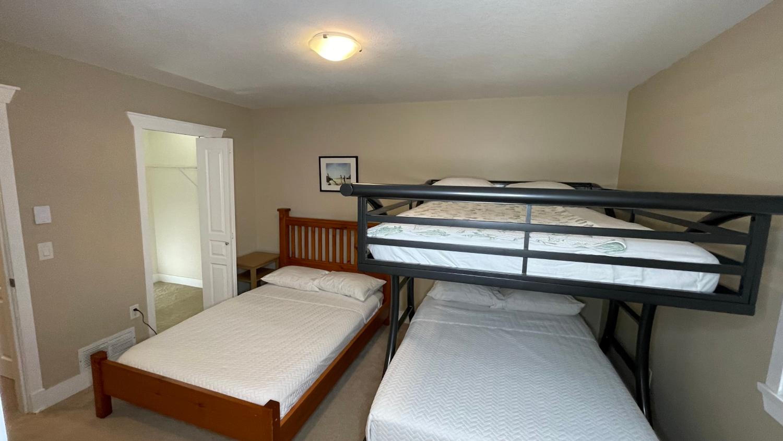 Metropolitan Dream Stay with Saltwater Pool and Hot Tub