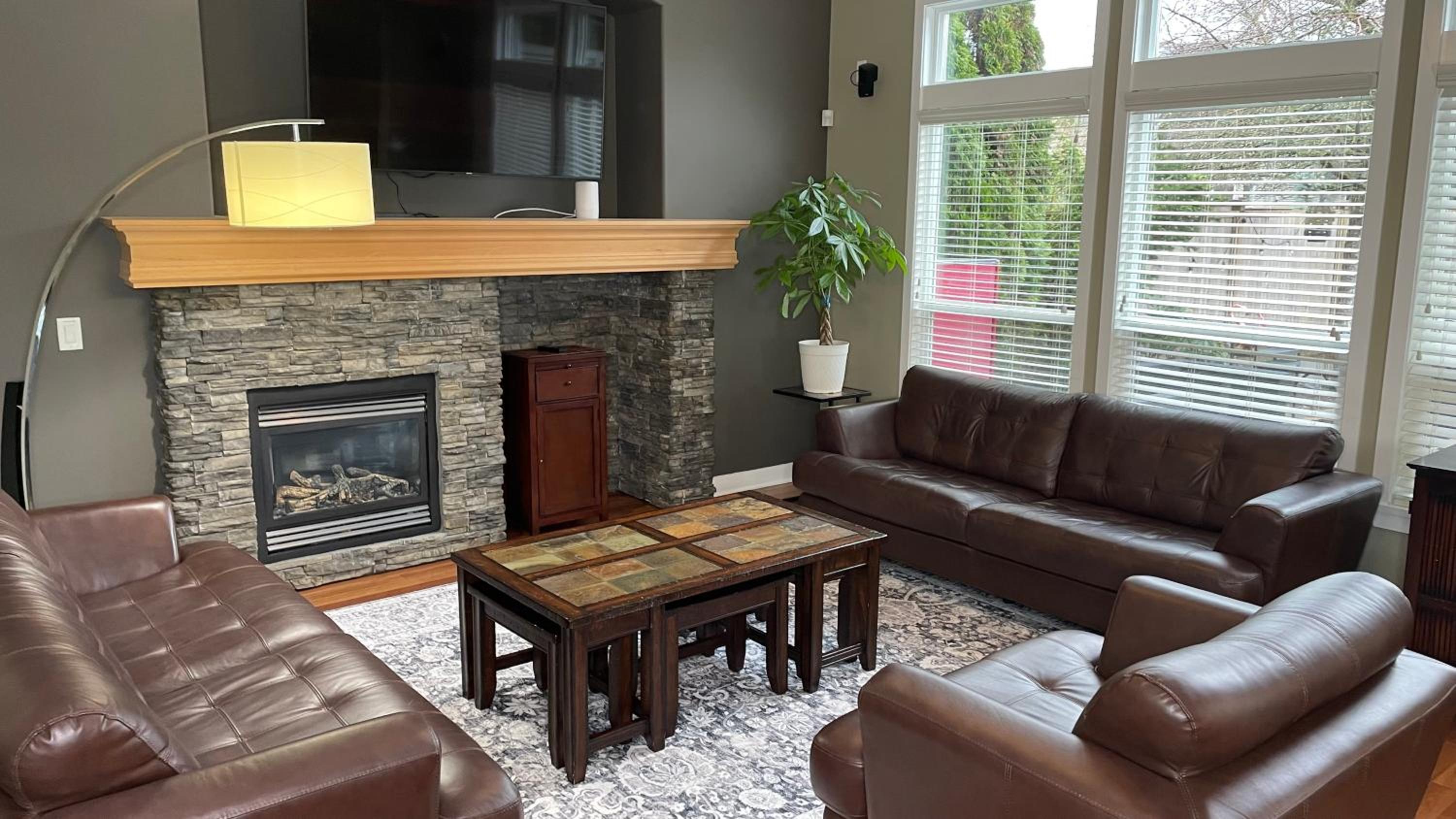 Metropolitan Dream Stay with Saltwater Pool and Hot Tub