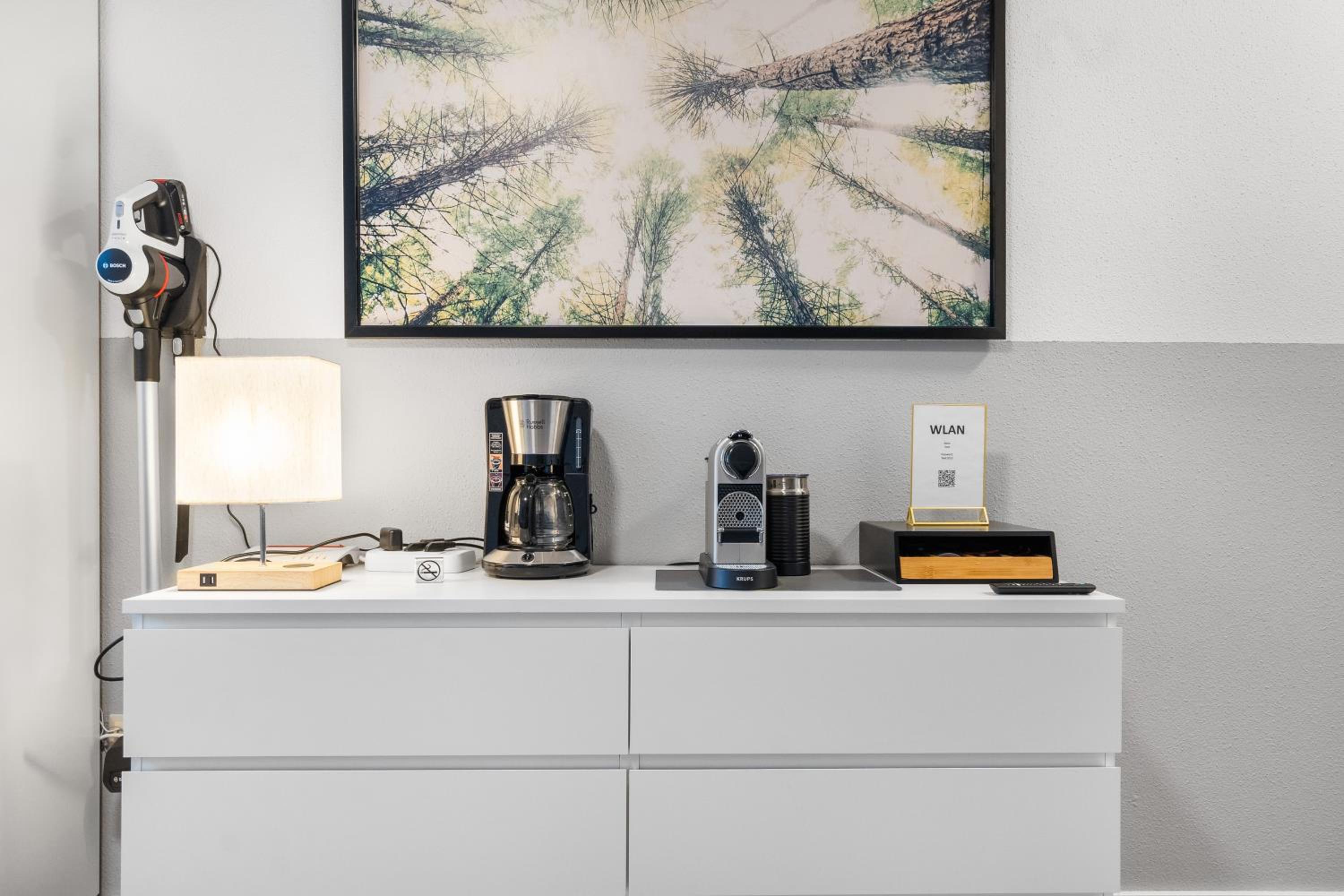 Messe, Monteure, Budget - Einfache komfortable 2 Personen Wohnung (22qm) mit Vollausstattung (WLAN 250 Mbit, TV 55 Zoll m. Netflix) - Hochwertige Küche und