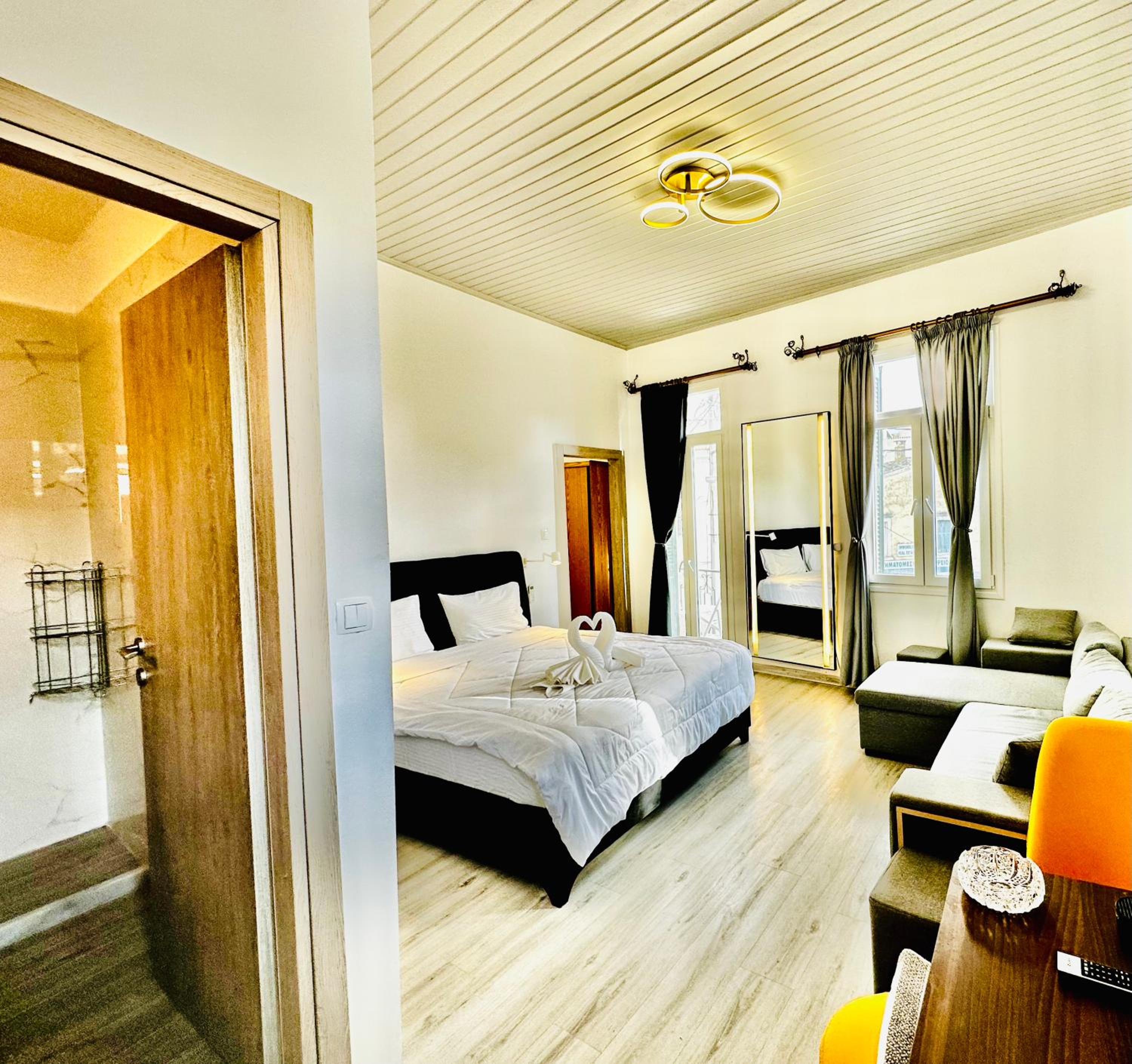 TRAVELLERS CORFU TOWN Luxury Suites, Studios & Apartments