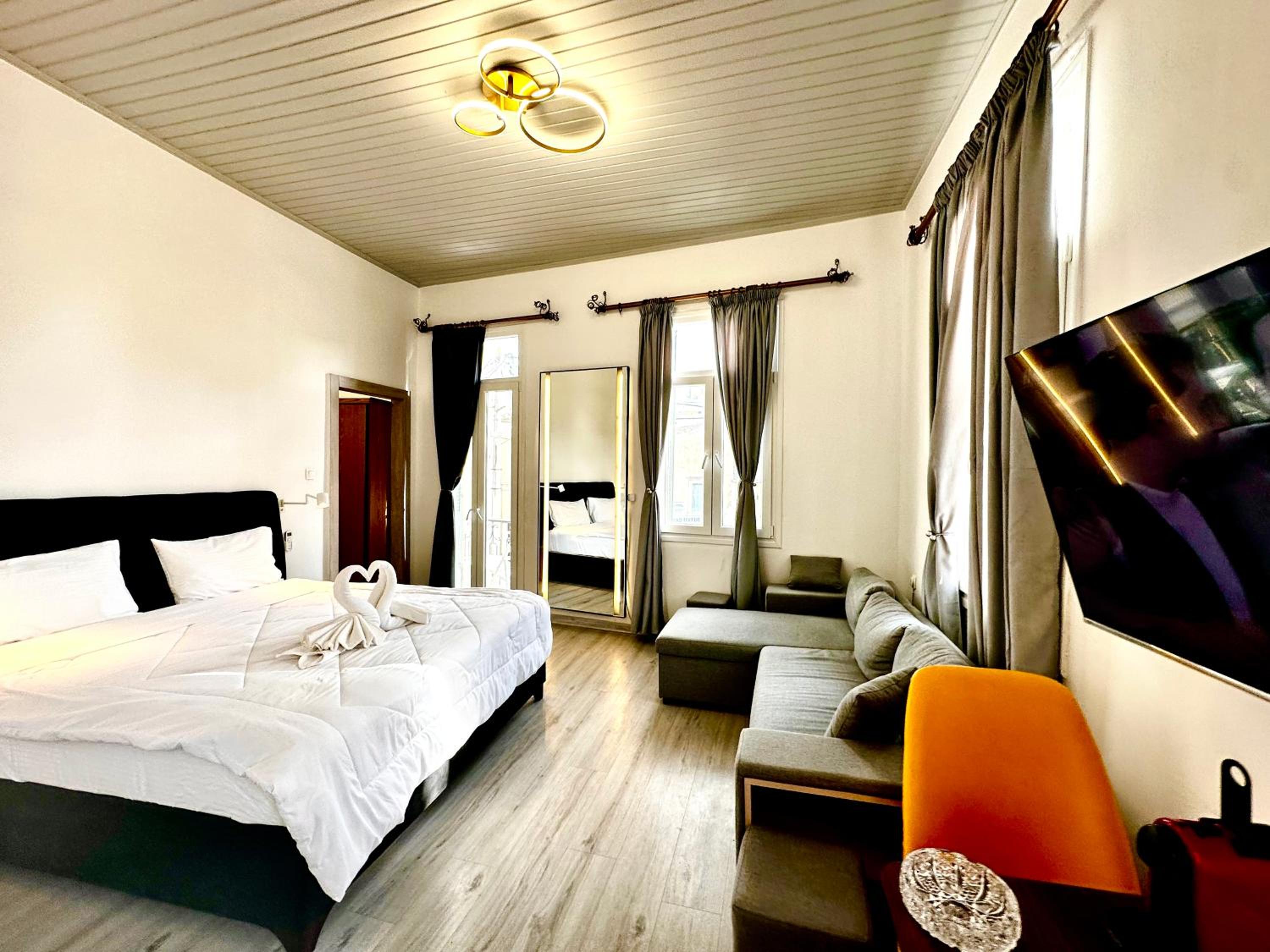 TRAVELLERS CORFU TOWN Luxury Suites, Studios & Apartments