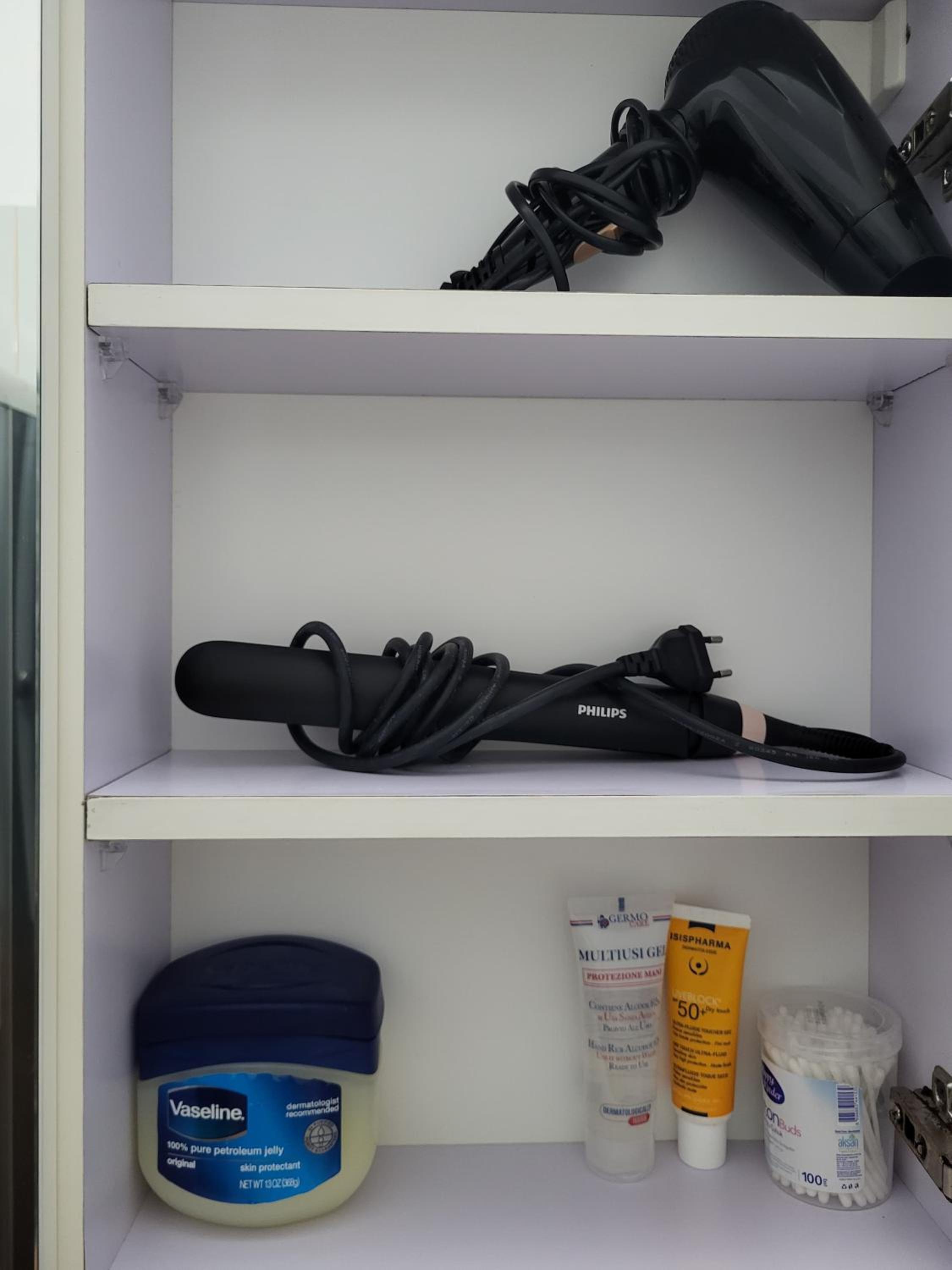 Alex's Apartment 2