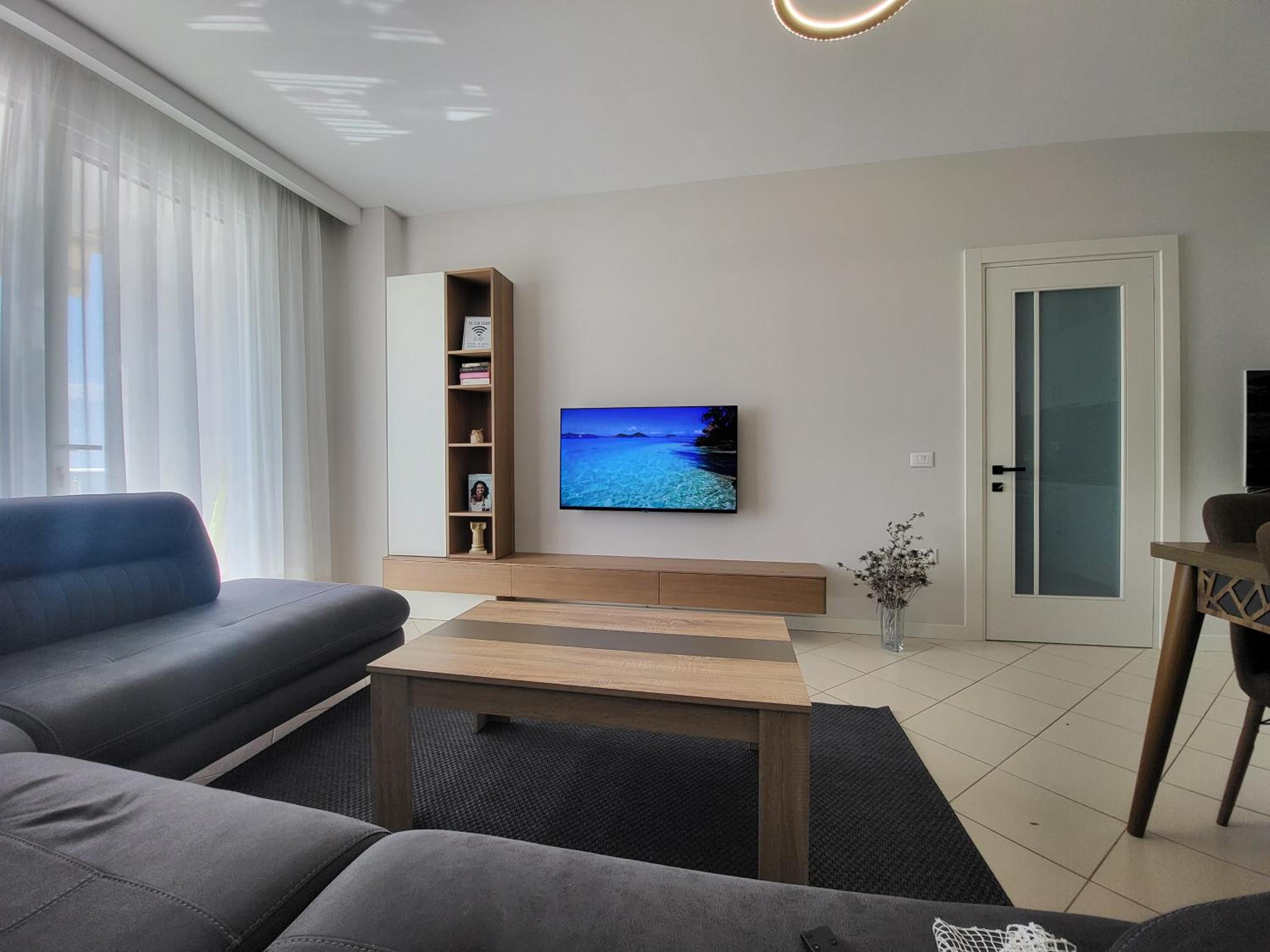 Alex's Apartment 2