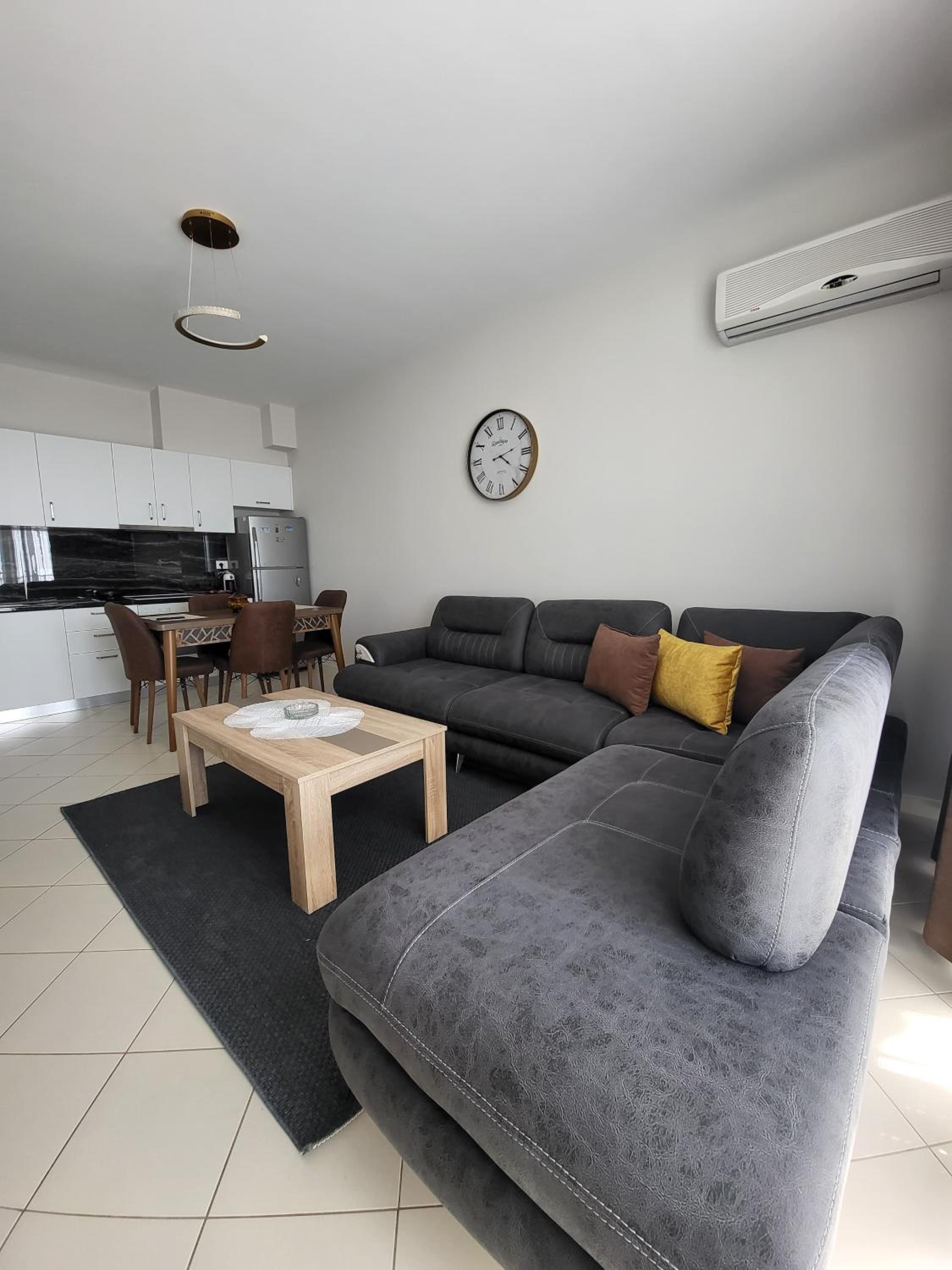 Alex's Apartment 2