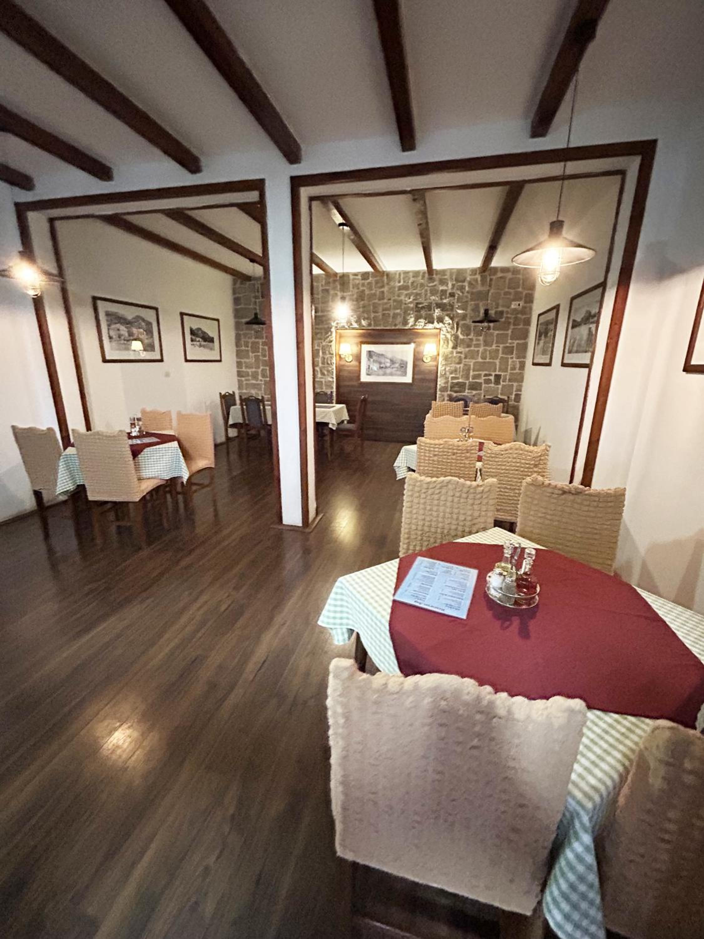 Restaurant & Apartments JUG view 3