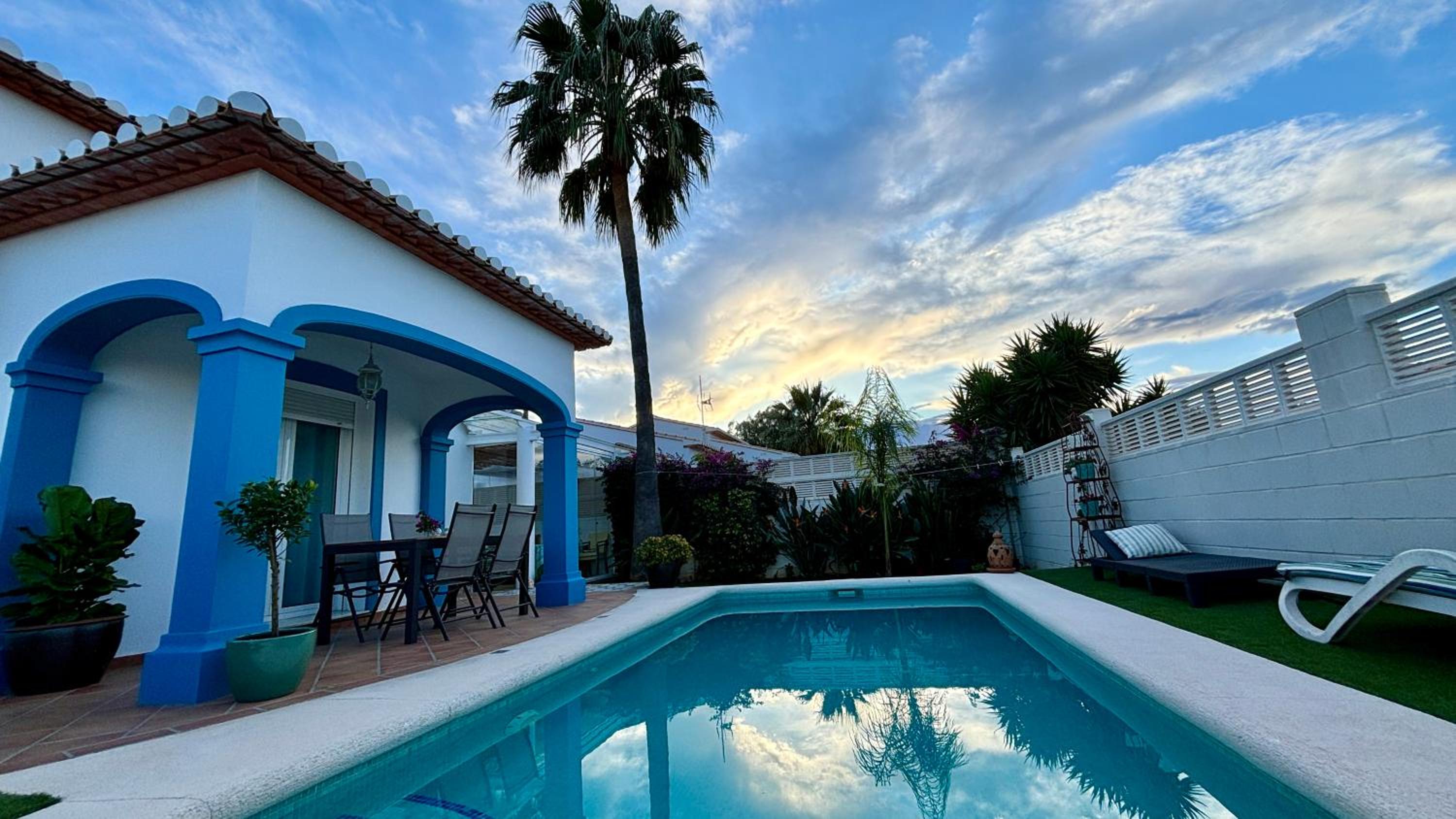 Precioso chalet independiente en Denia con piscina
