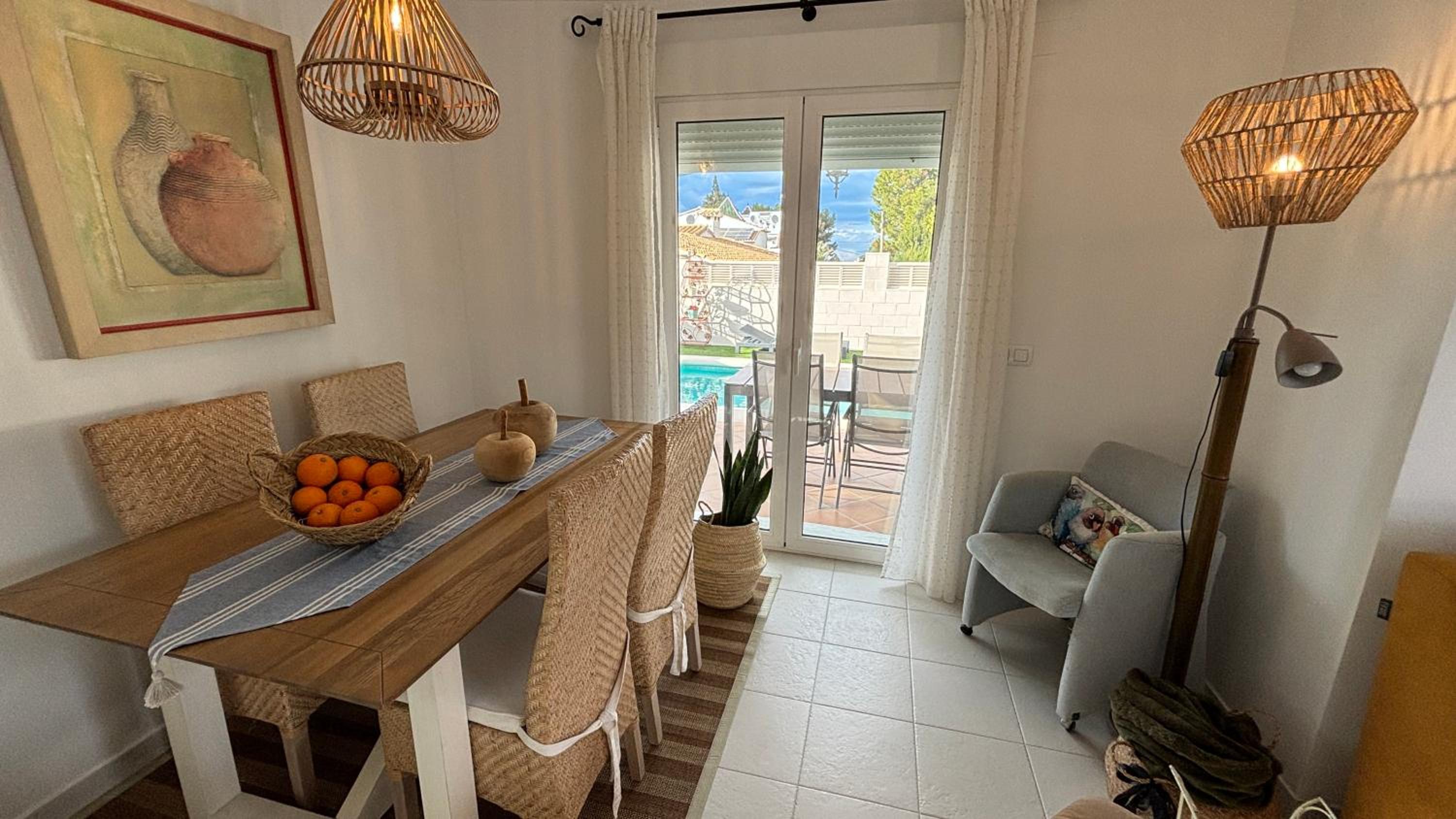Precioso chalet independiente en Denia con piscina