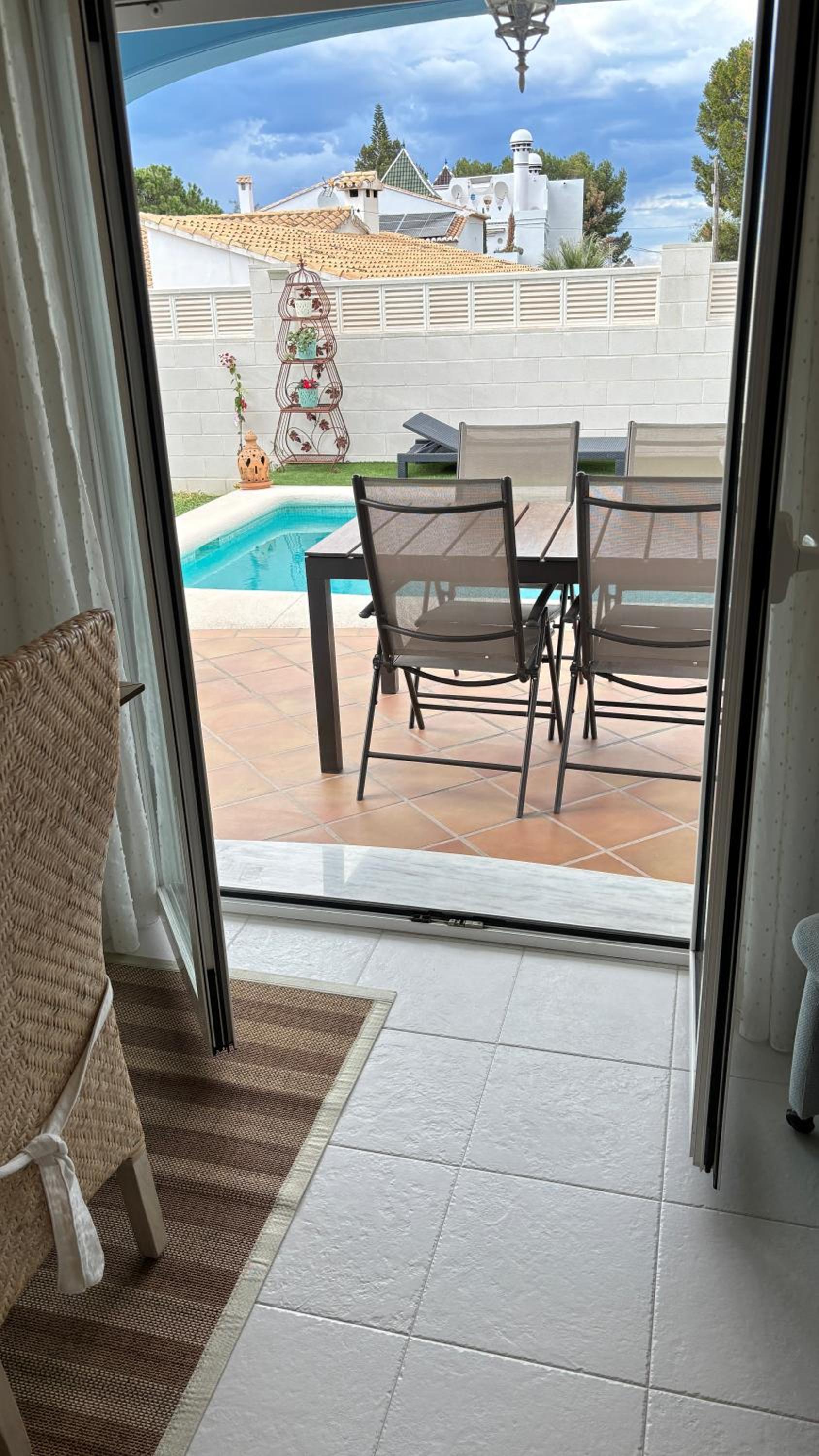 Precioso chalet independiente en Denia con piscina