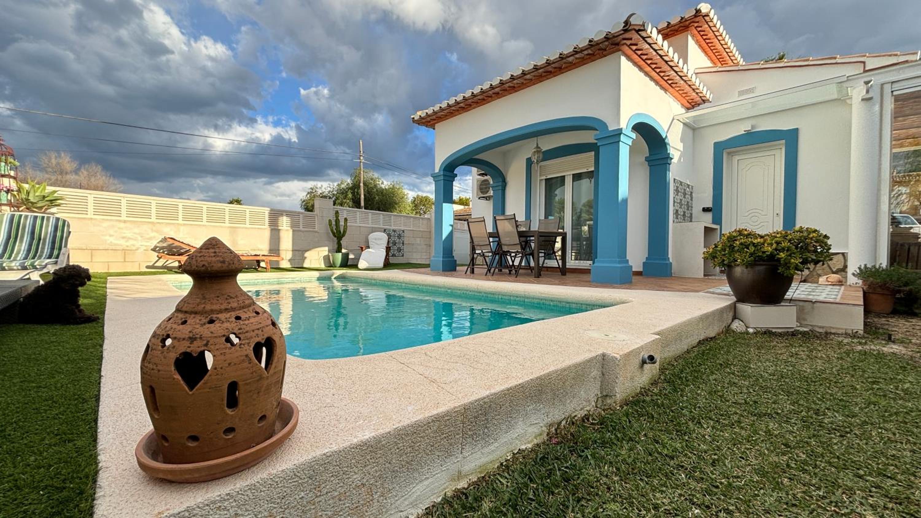 Precioso chalet independiente en Denia con piscina
